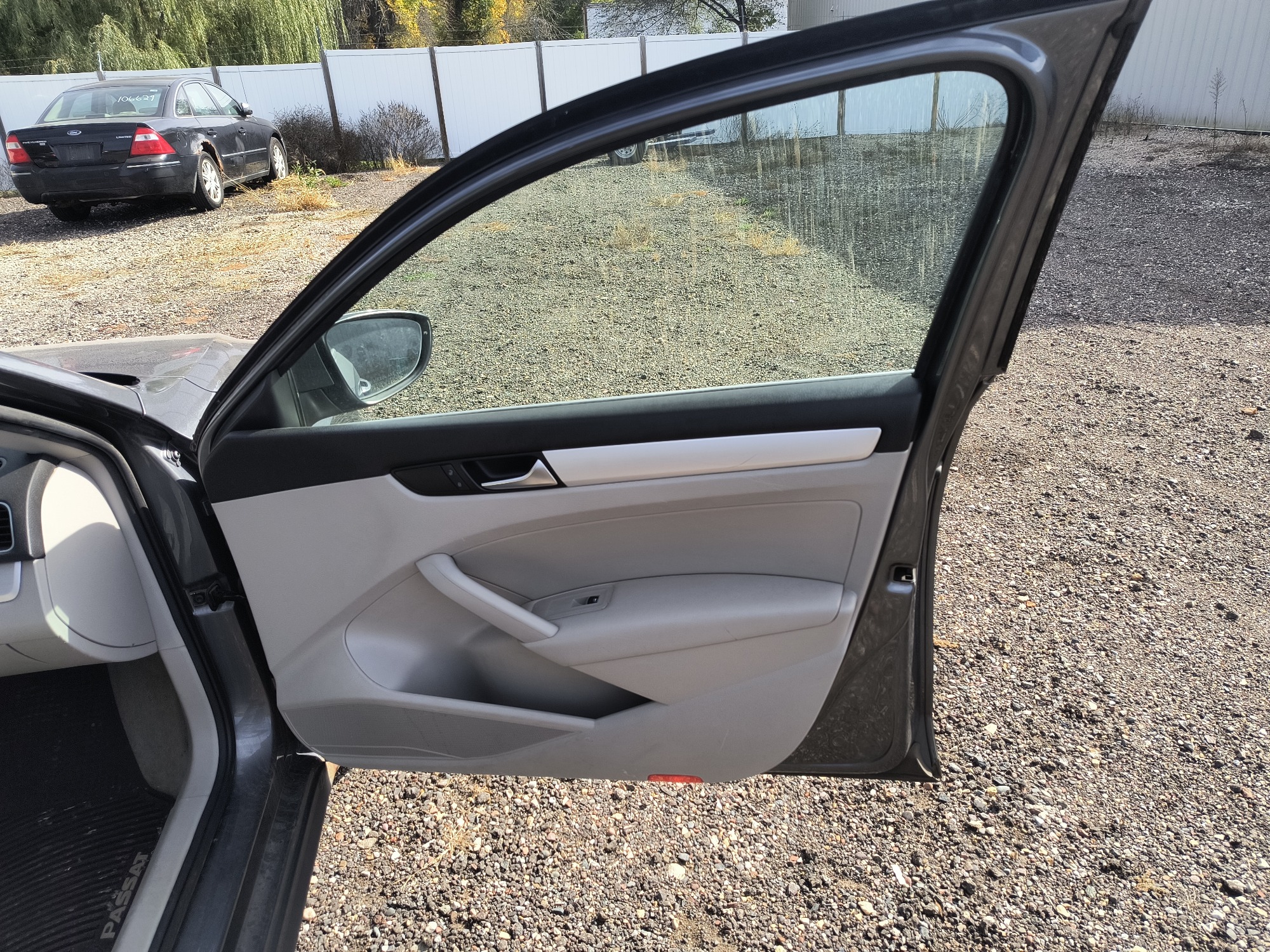 2012 volkswagen passat 2.5l-se-at with 146614 miles for sale near Elk River, Minnesota 106703_32_passenger_door_panel.jpg