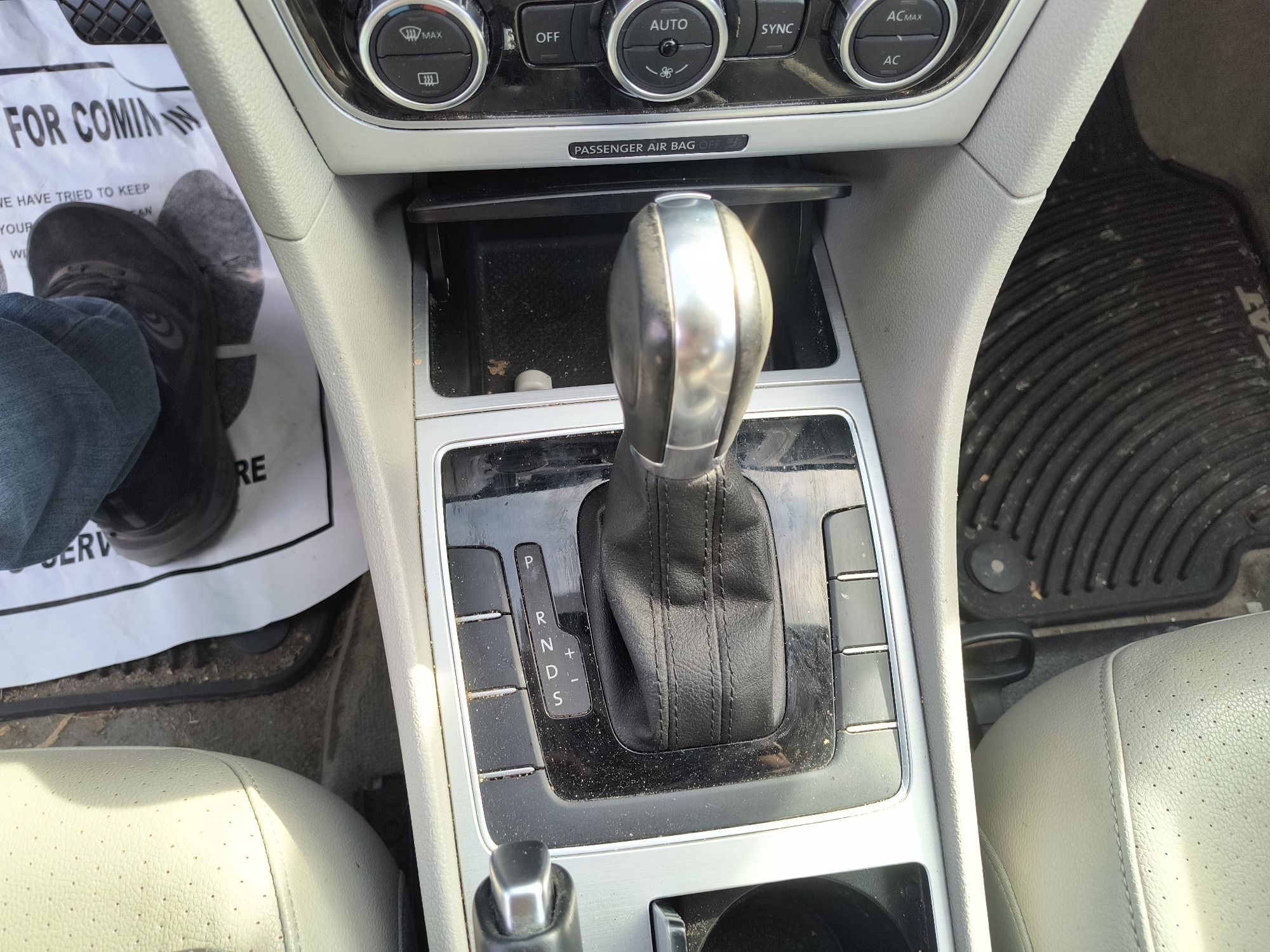 2012 volkswagen passat 2.5l-se-at with 146614 miles for sale near Elk River, Minnesota 106703_41_shifter.jpg