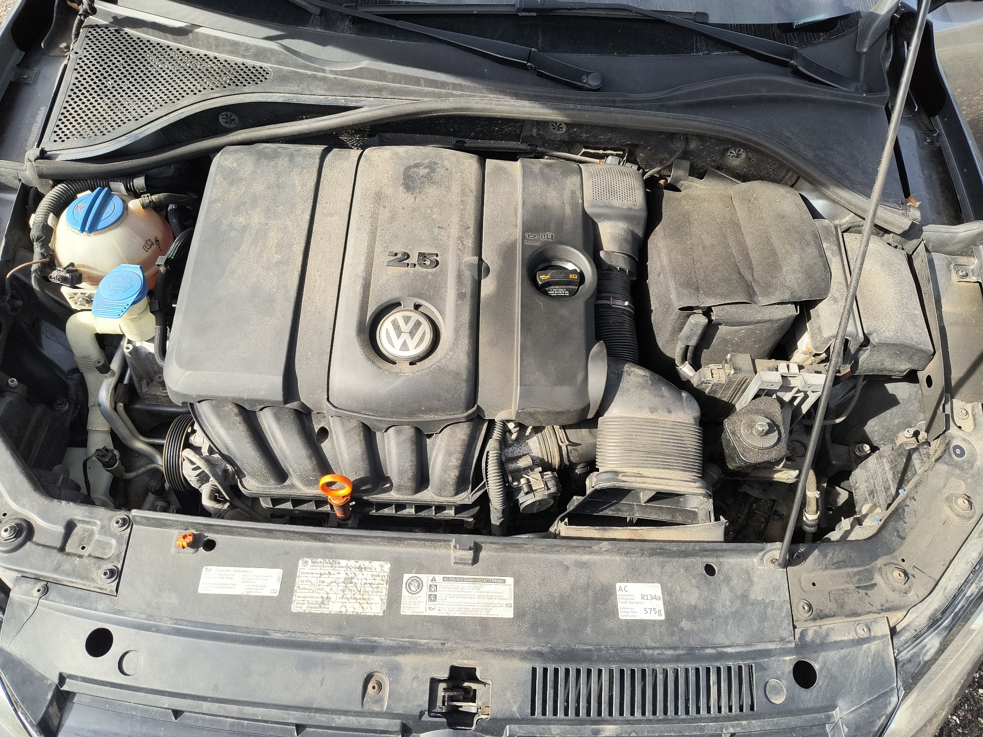 2012 volkswagen passat 2.5l-se-at with 146614 miles for sale near Elk River, Minnesota 106703_49_engine_bay.jpg