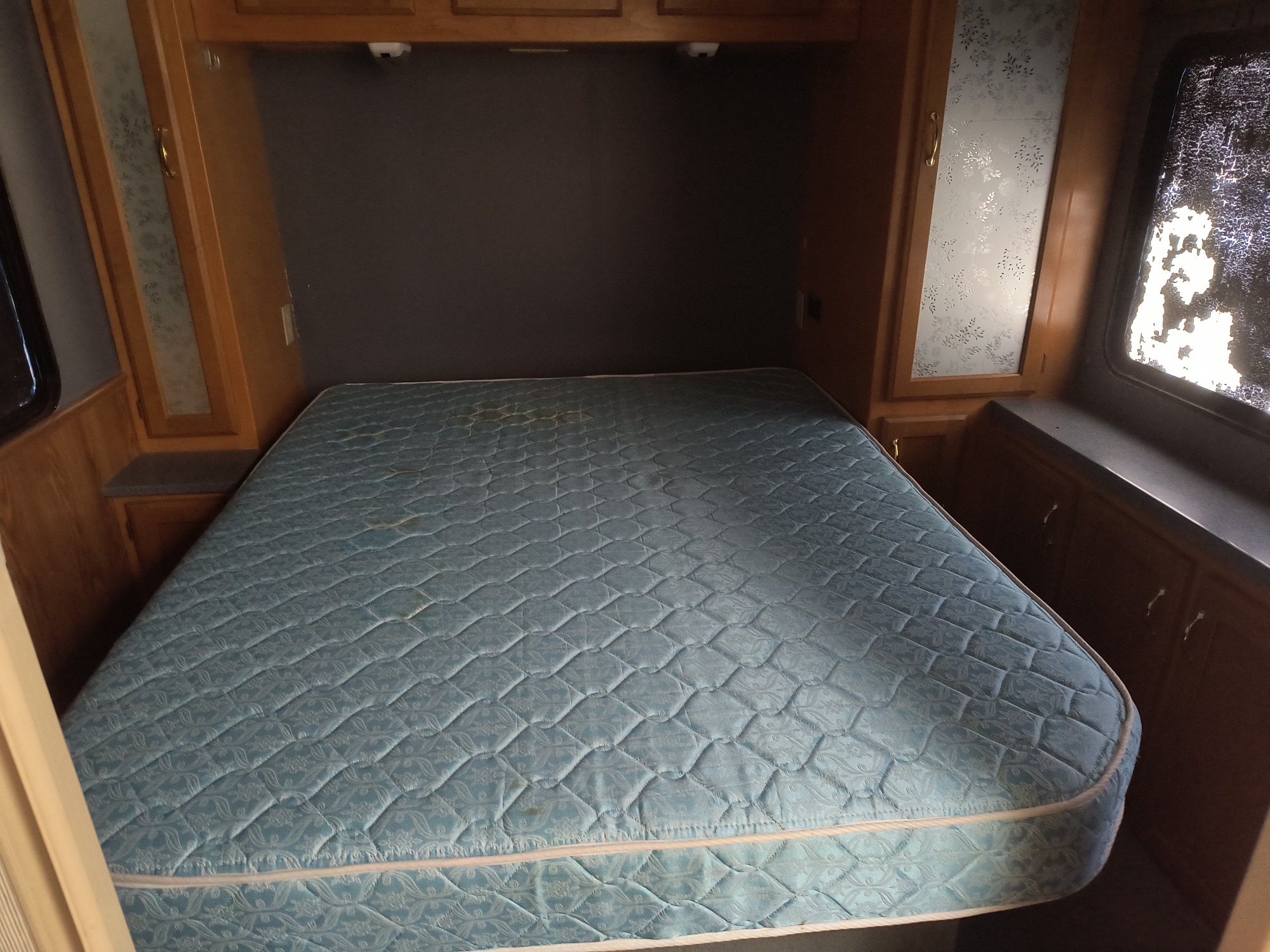 1998 chevrolet express g3500 with 49993 miles for sale near Elk River, Minnesota 106704_26_trunk.jpg