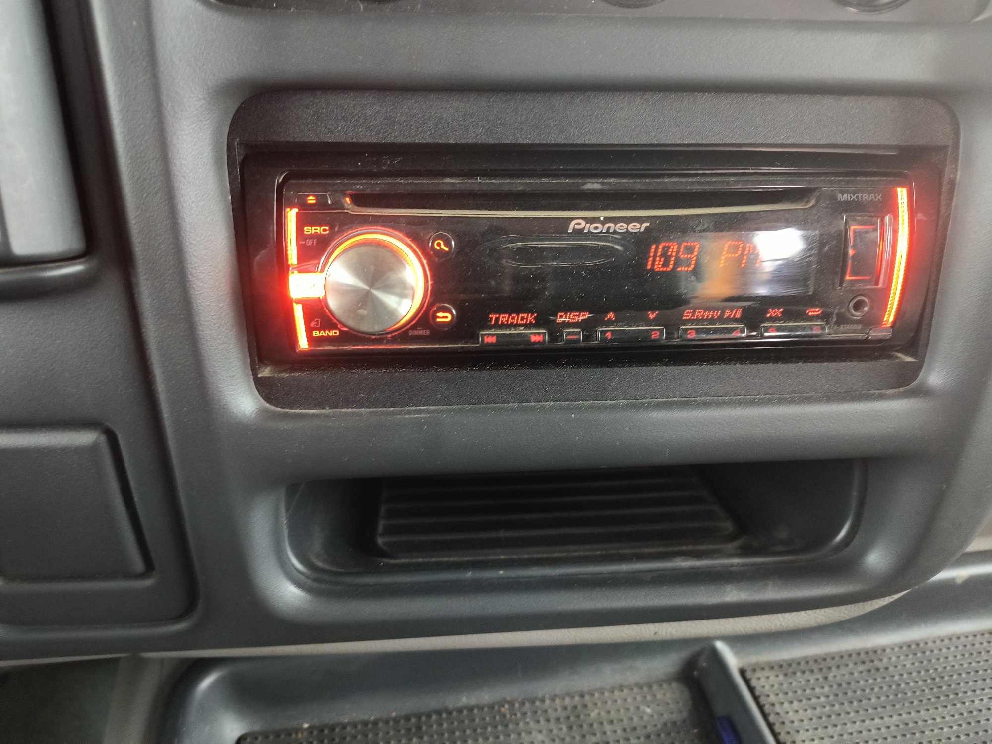 1998 chevrolet express g3500 with 49993 miles for sale near Elk River, Minnesota 106704_39_radio_closeup.jpg