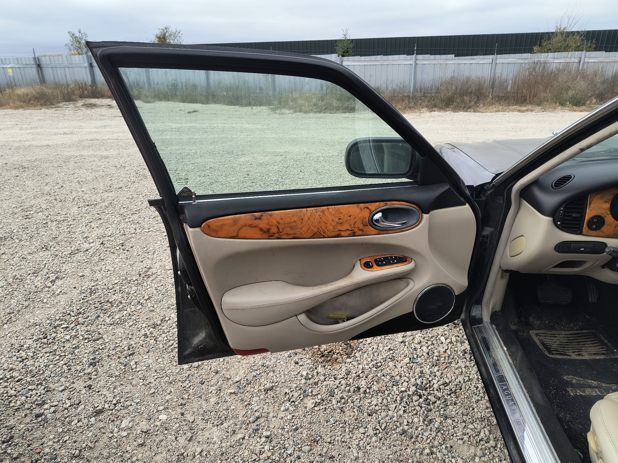 1999 jaguar xj-sedan xjr for sale near Elk River, Minnesota 106707_23_driver_door_panel.jpg
