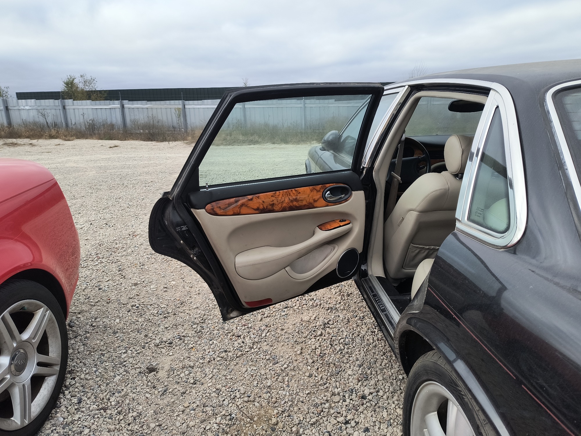 1999 jaguar xj-sedan xjr for sale near Elk River, Minnesota 106707_25_drv_rear_door_panel.jpg