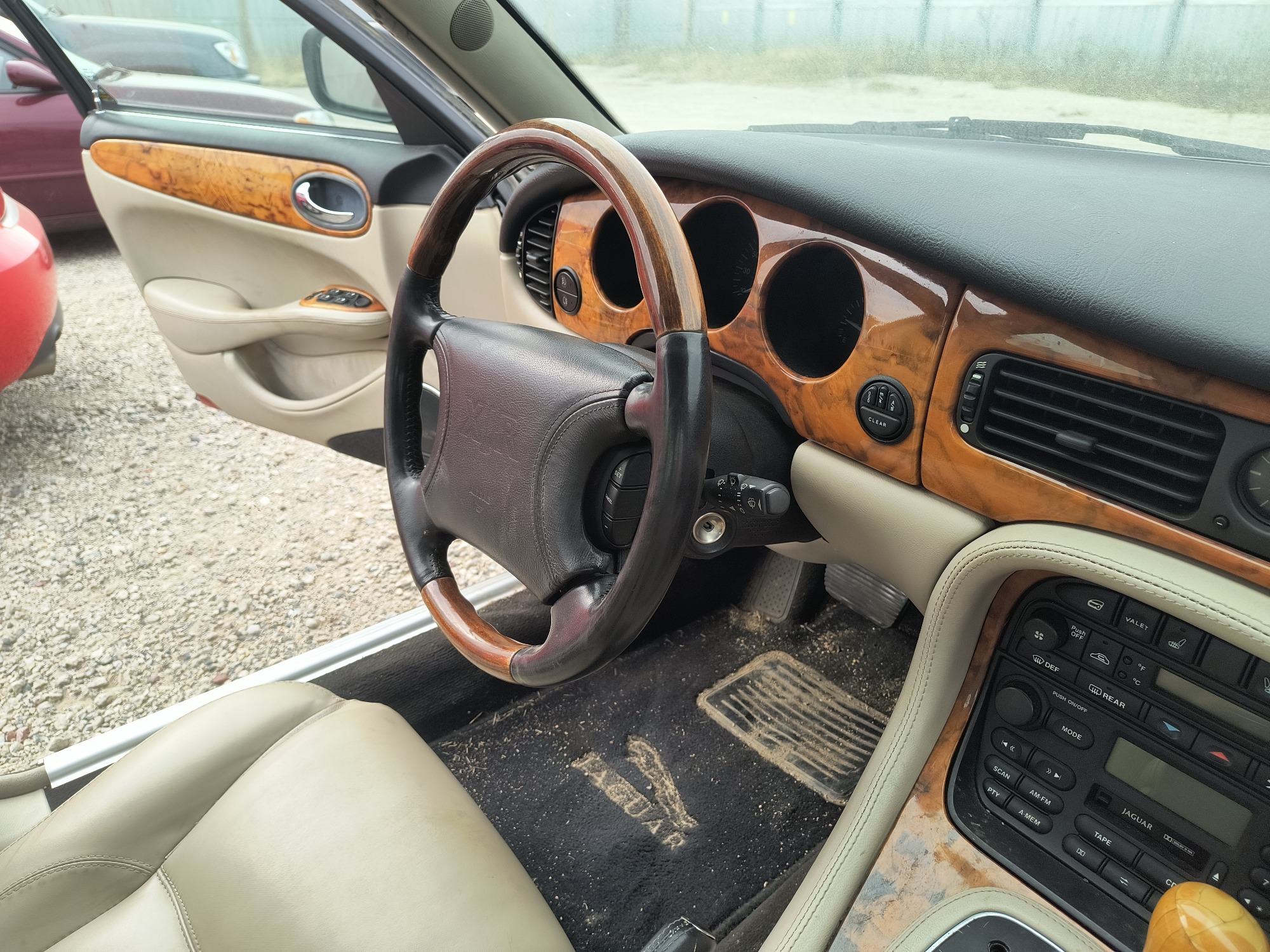1999 jaguar xj-sedan xjr for sale near Elk River, Minnesota 106707_36_steering_wheel.jpg