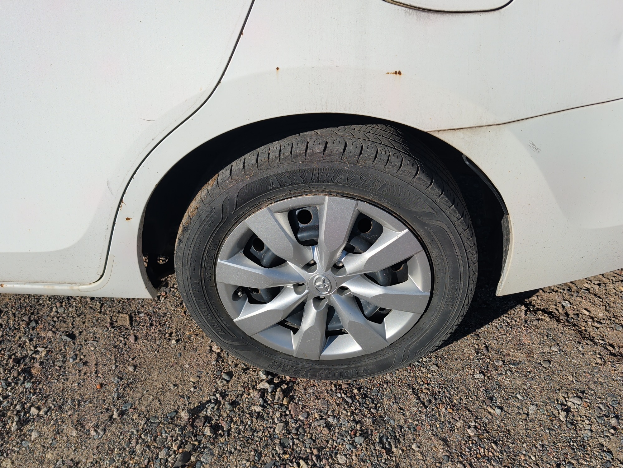 2014 toyota corolla le-cvt with 381194 miles for sale near Elk River, Minnesota 106710_13_rear_drv_wheel.jpg
