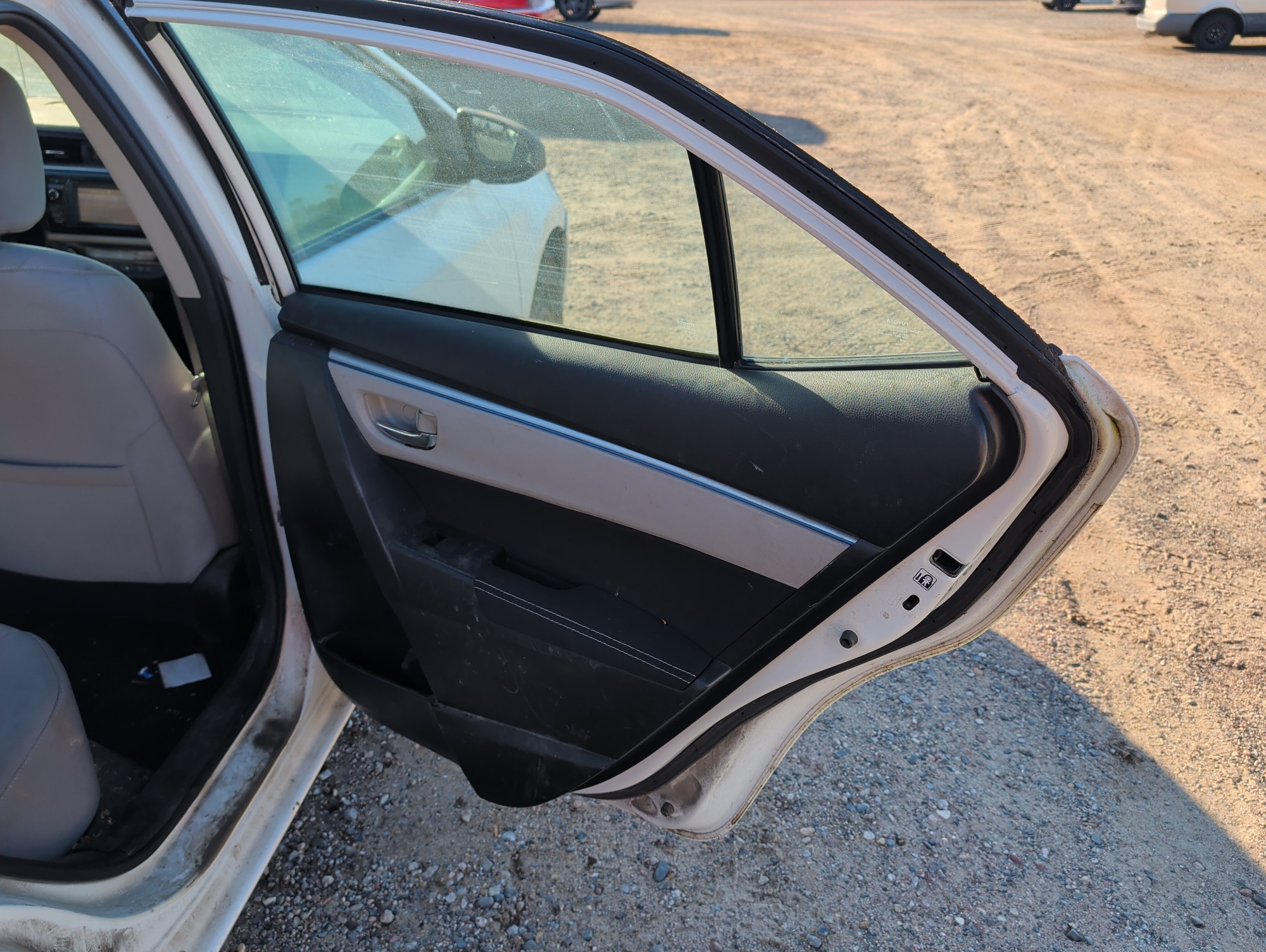 2014 toyota corolla le-cvt with 381194 miles for sale near Elk River, Minnesota 106710_30_pass_rear_door_panel.jpg