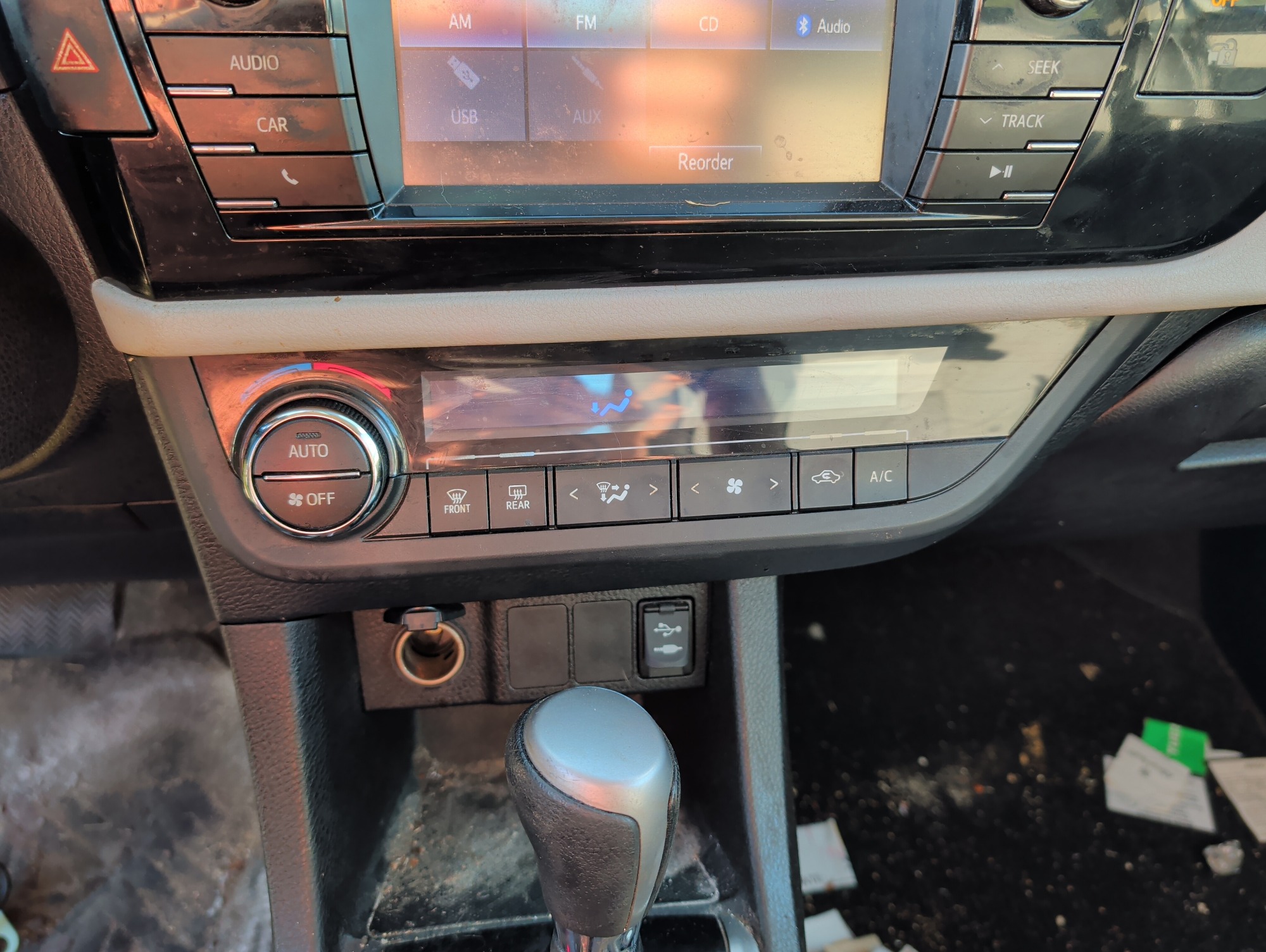 2014 toyota corolla le-cvt with 381194 miles for sale near Elk River, Minnesota 106710_40_climate_control.jpg