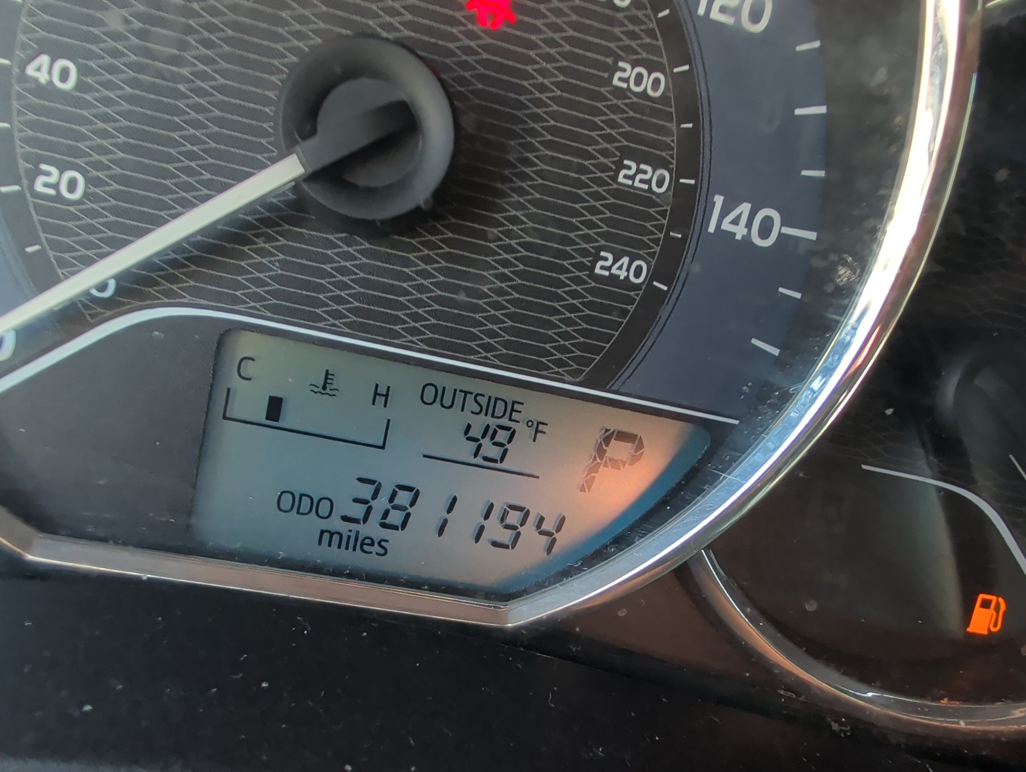 2014 toyota corolla le-cvt with 381194 miles for sale near Elk River, Minnesota 106710_44_mileage_closeup.jpg