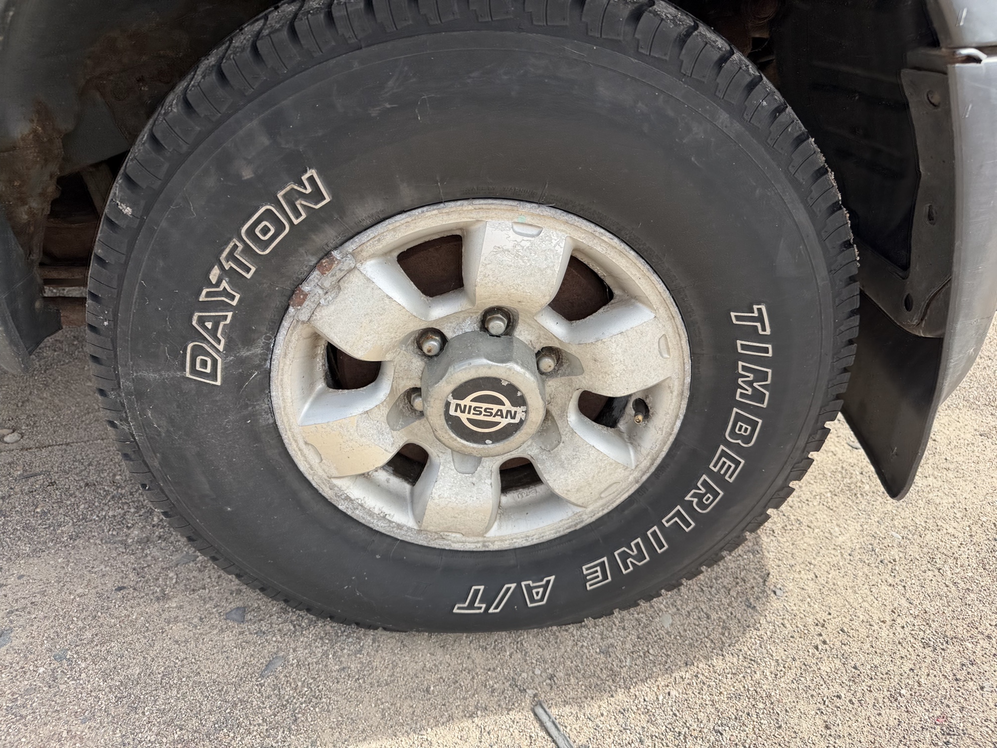 1997 nissan pathfinder xe-4-door-4wd with 97077 miles for sale near Elk River, Minnesota 106712_13_rear_drv_wheel.jpg