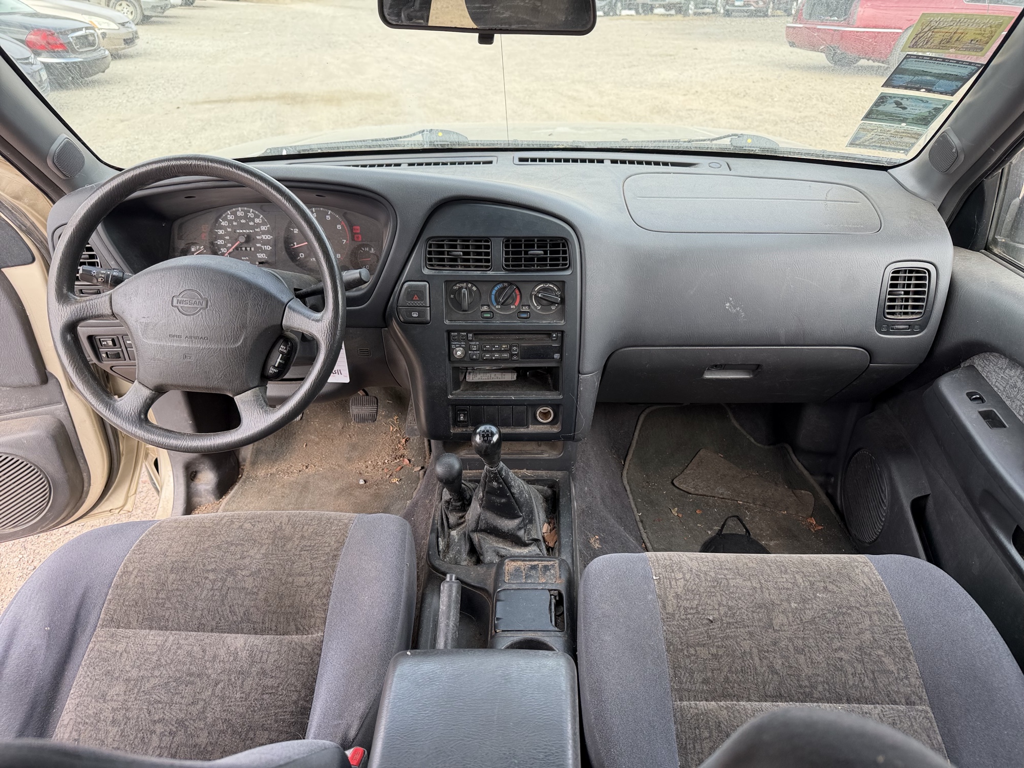 1997 nissan pathfinder xe-4-door-4wd with 97077 miles for sale near Elk River, Minnesota 106712_34_whole_dash.jpg