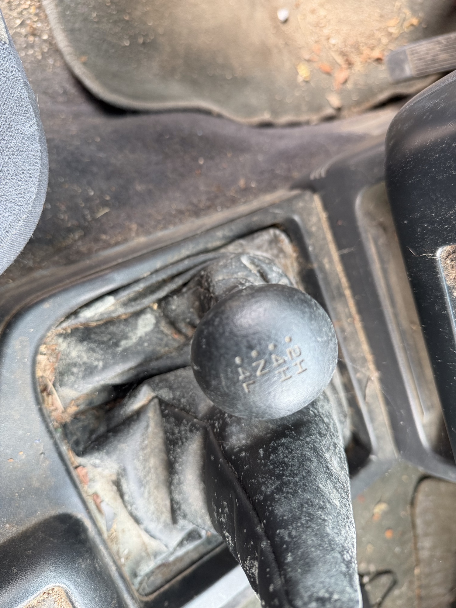 1997 nissan pathfinder xe-4-door-4wd with 97077 miles for sale near Elk River, Minnesota 106712_38_4x4_switch.jpg