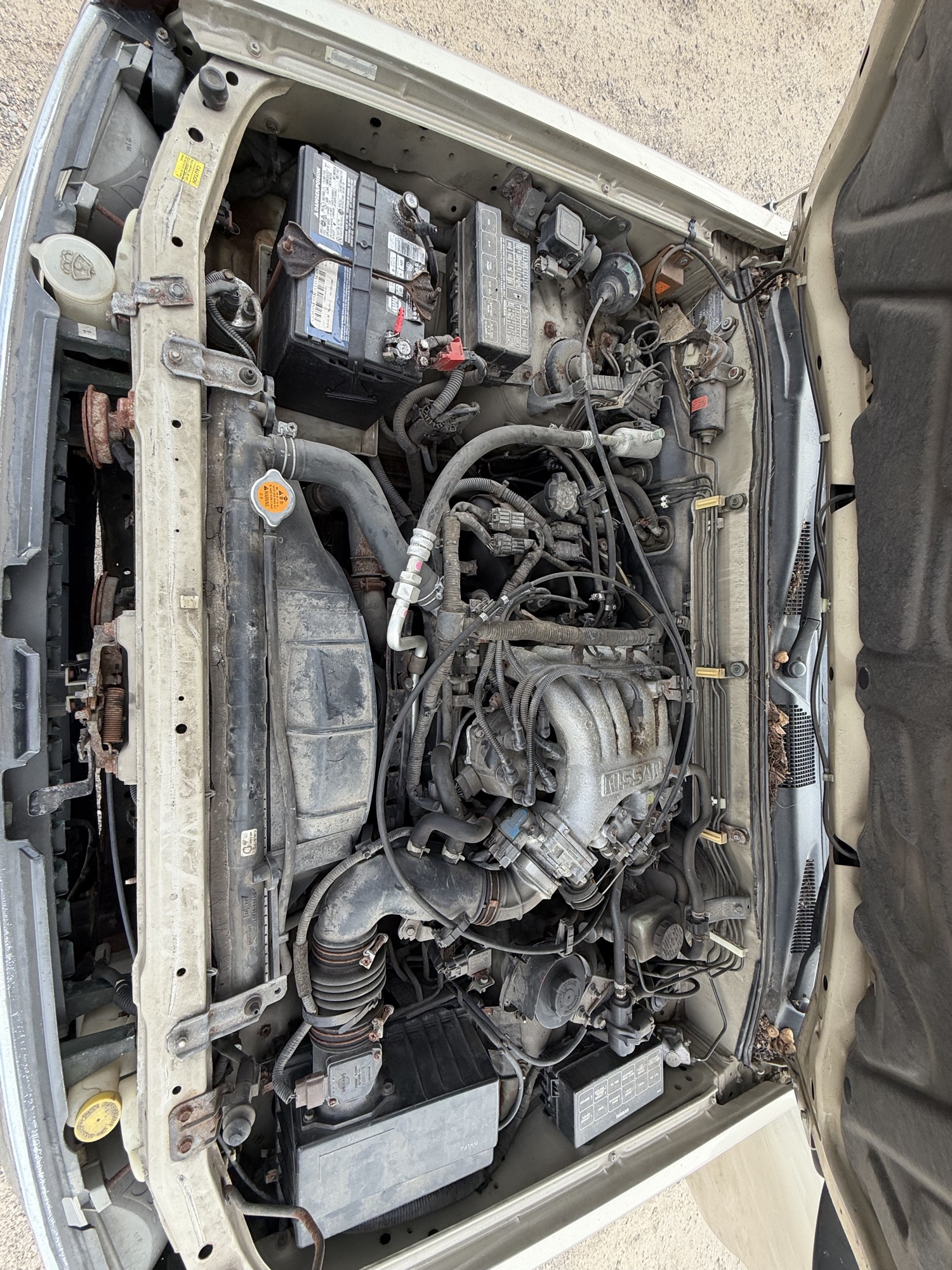 1997 nissan pathfinder xe-4-door-4wd with 97077 miles for sale near Elk River, Minnesota 106712_49_engine_bay.jpg