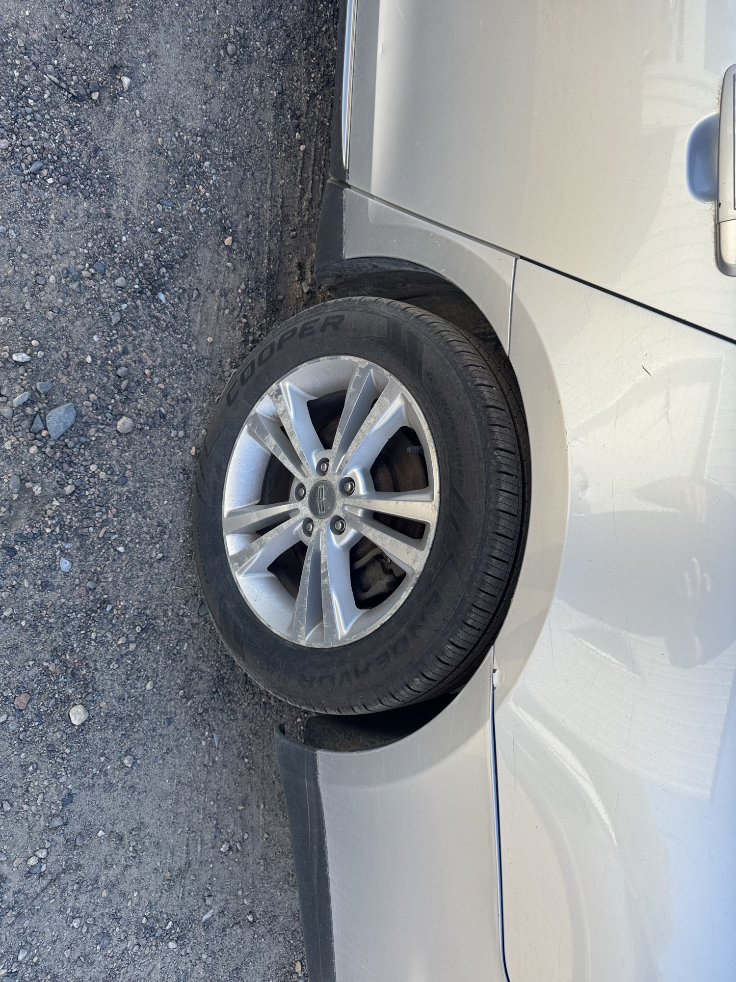 2010 lincoln mks 3.7l-fwd with 233502 miles for sale near Elk River, Minnesota 106714_13_rear_drv_wheel.jpg