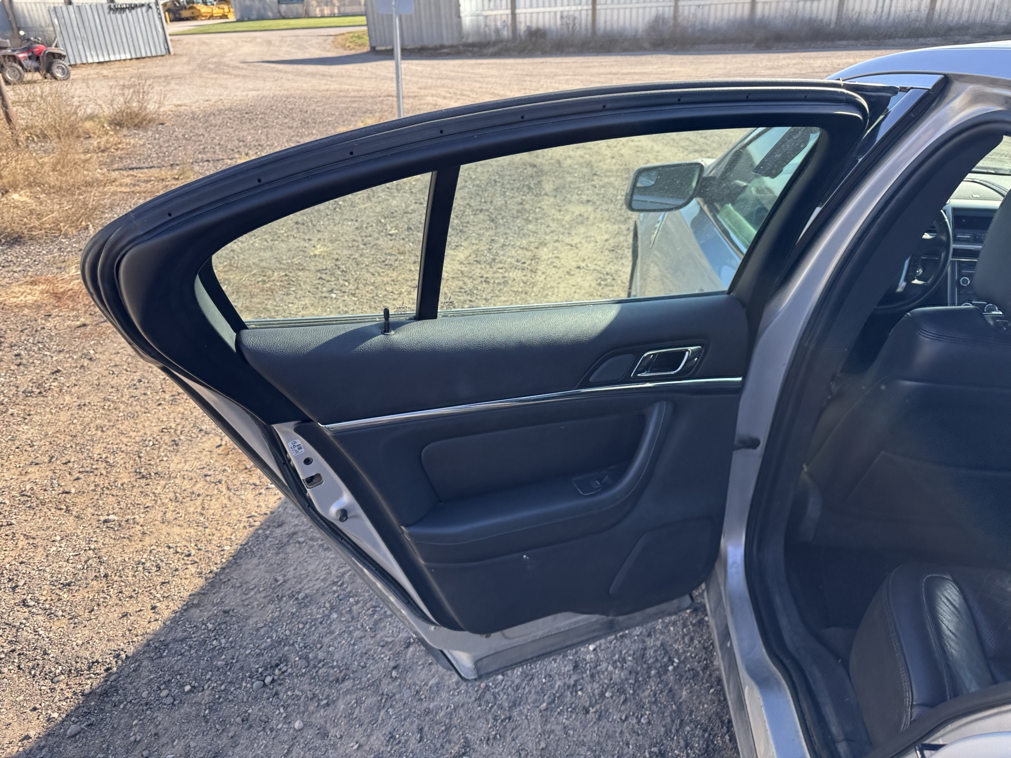 2010 lincoln mks 3.7l-fwd with 233502 miles for sale near Elk River, Minnesota 106714_25_drv_rear_door_panel.jpg