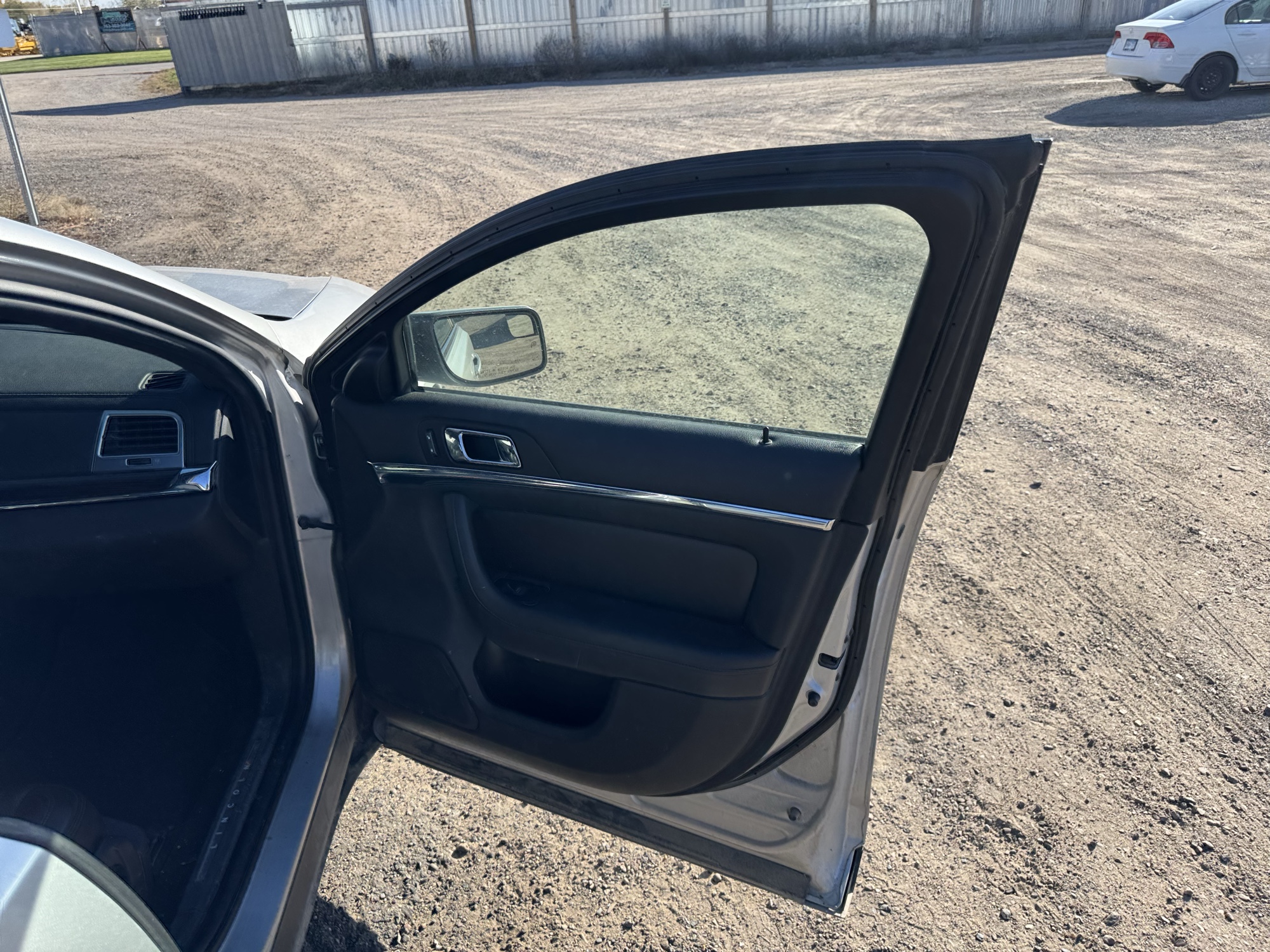 2010 lincoln mks 3.7l-fwd with 233502 miles for sale near Elk River, Minnesota 106714_32_passenger_door_panel.jpg