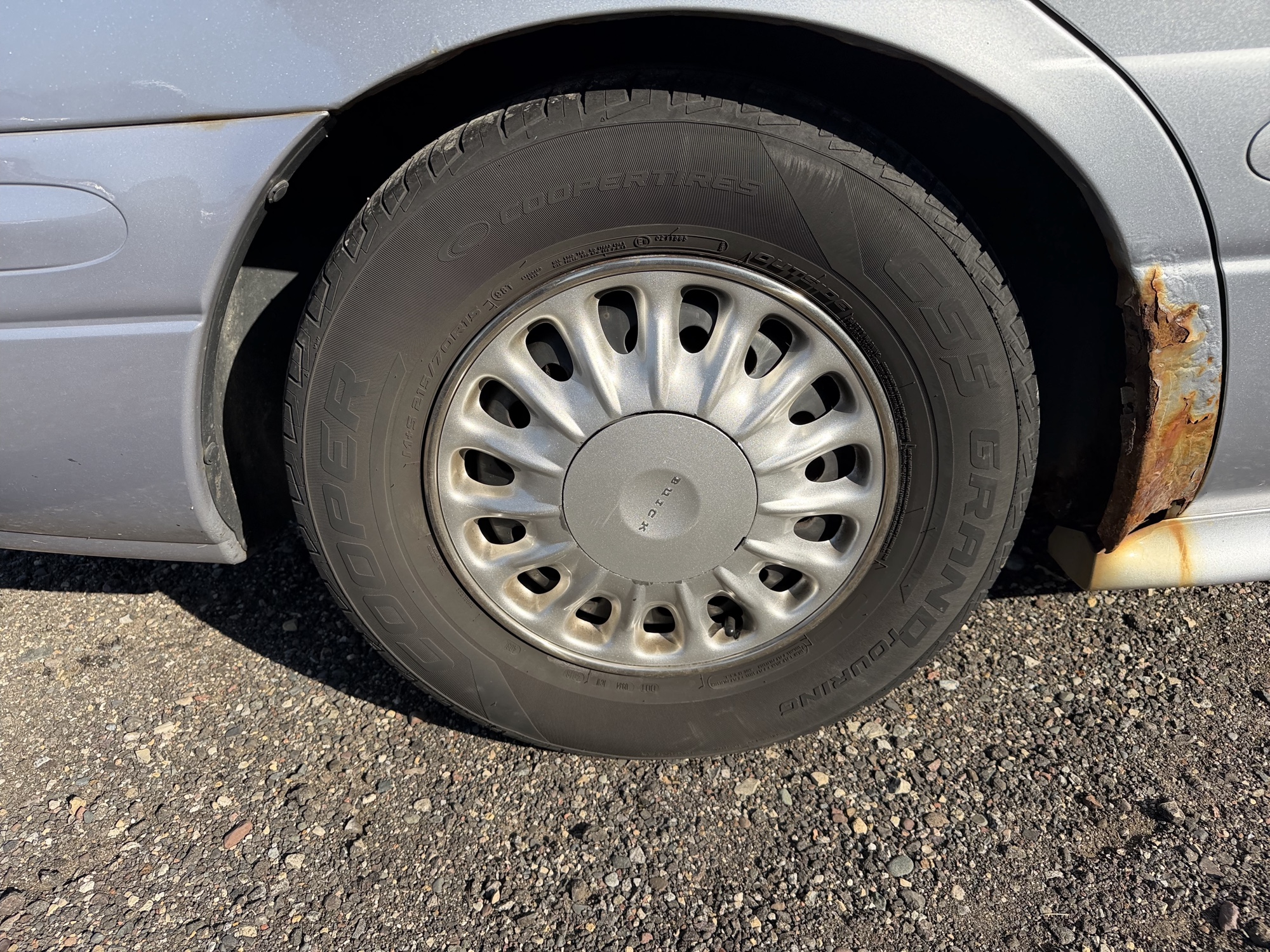 2004 buick lesabre custom with 243841 miles for sale near Elk River, Minnesota 106716_14_rear_pass_wheel.jpg