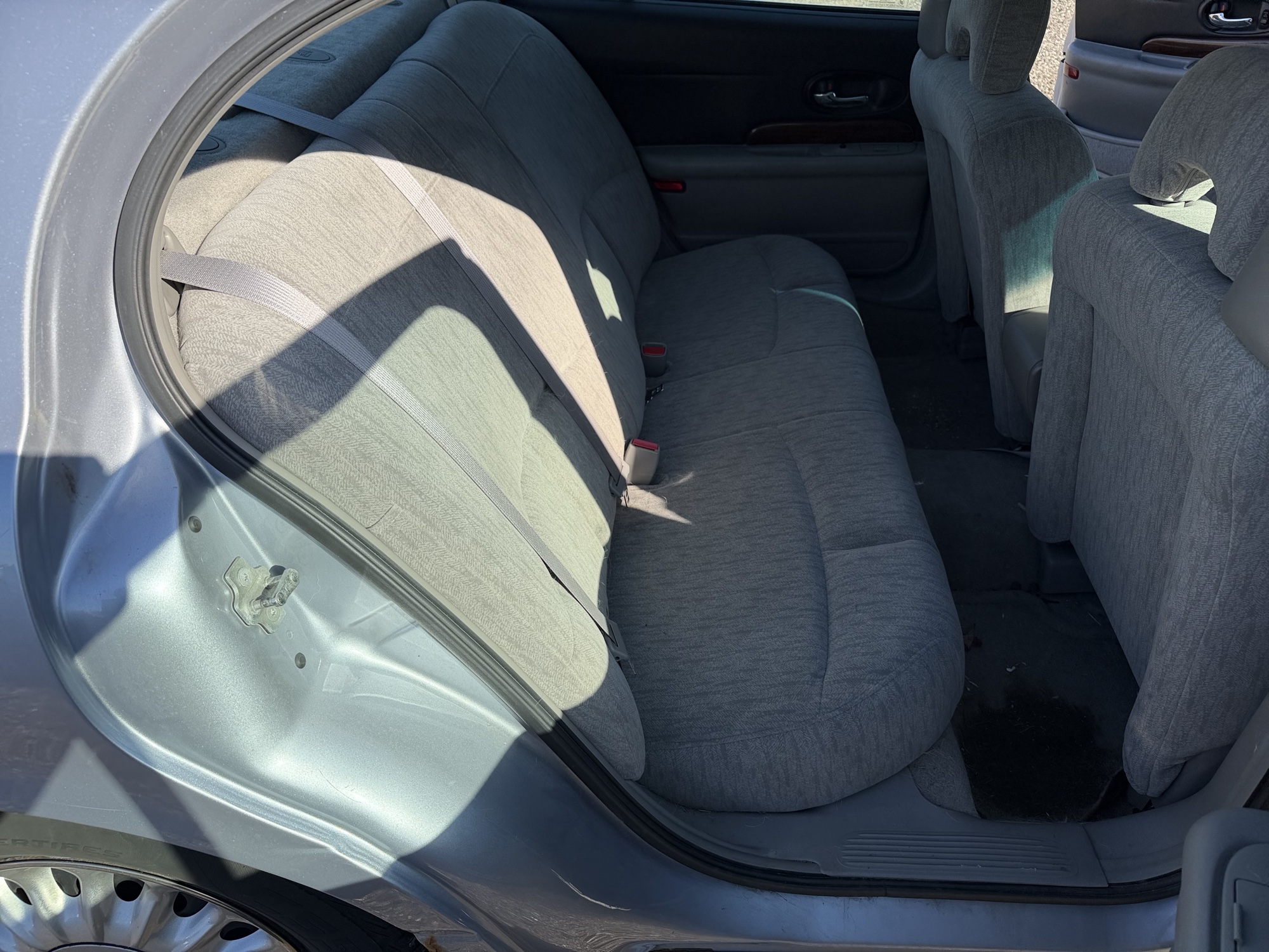 2004 buick lesabre custom with 243841 miles for sale near Elk River, Minnesota 106716_28_pass_rear_seat.jpg