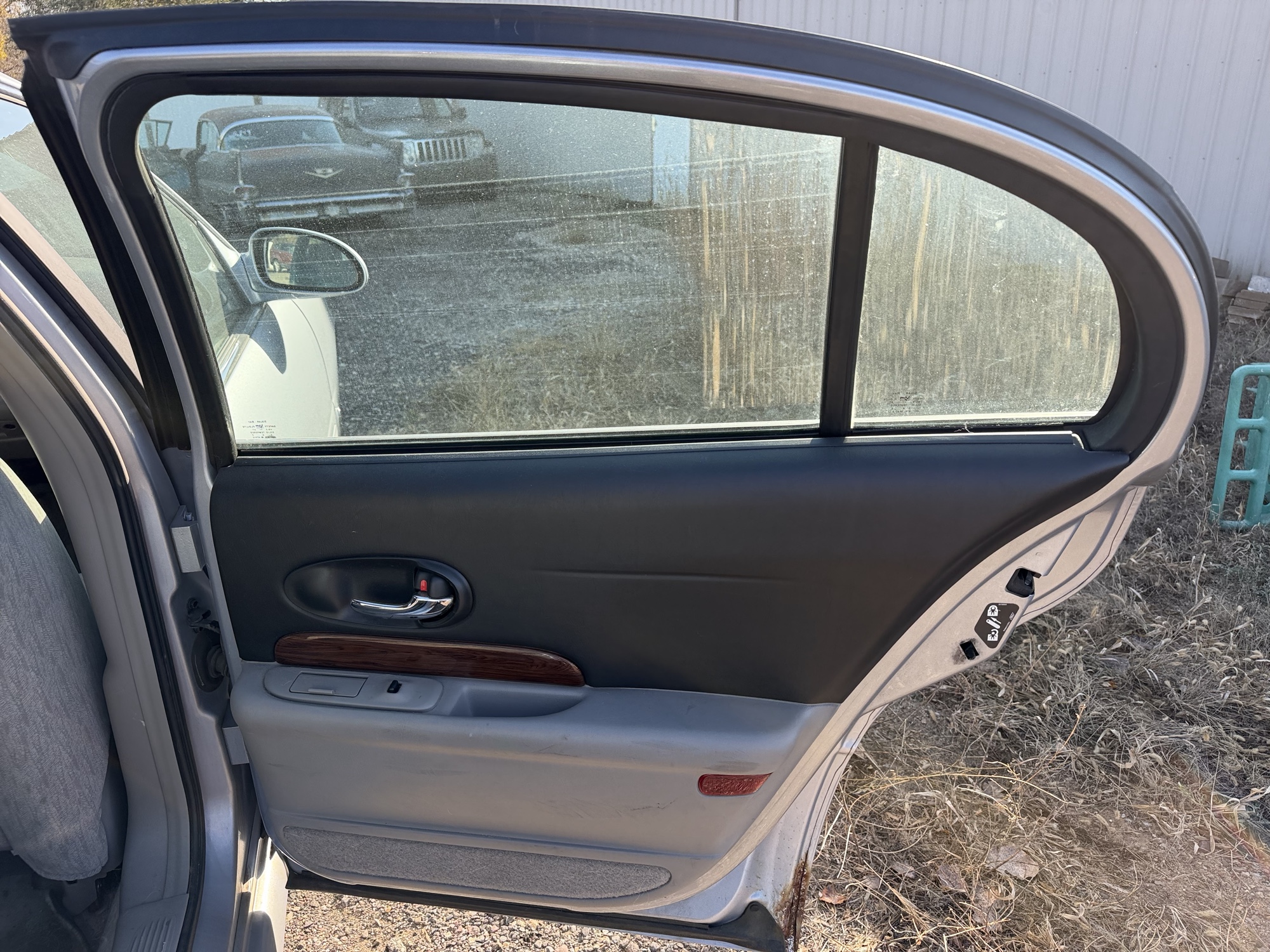 2004 buick lesabre custom with 243841 miles for sale near Elk River, Minnesota 106716_30_pass_rear_door_panel.jpg