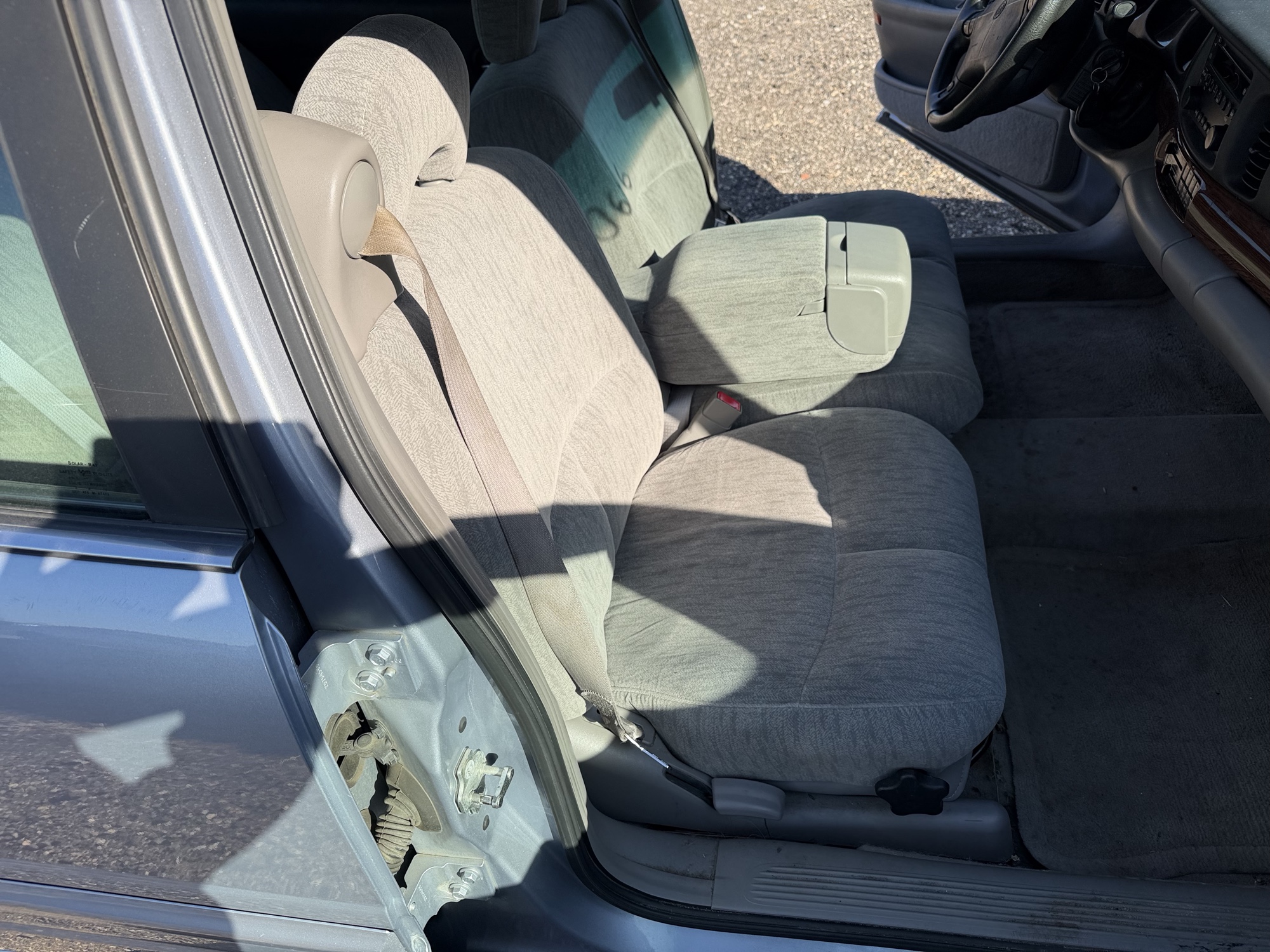 2004 buick lesabre custom with 243841 miles for sale near Elk River, Minnesota 106716_31_passenger_seat.jpg