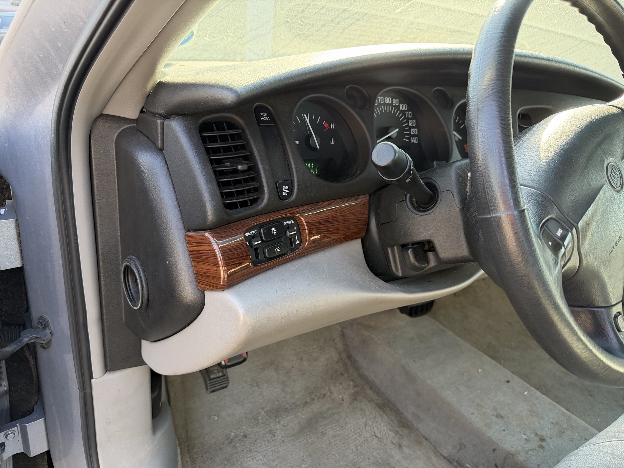 2004 buick lesabre custom with 243841 miles for sale near Elk River, Minnesota 106716_37_left_of_steering_wheel.jpg