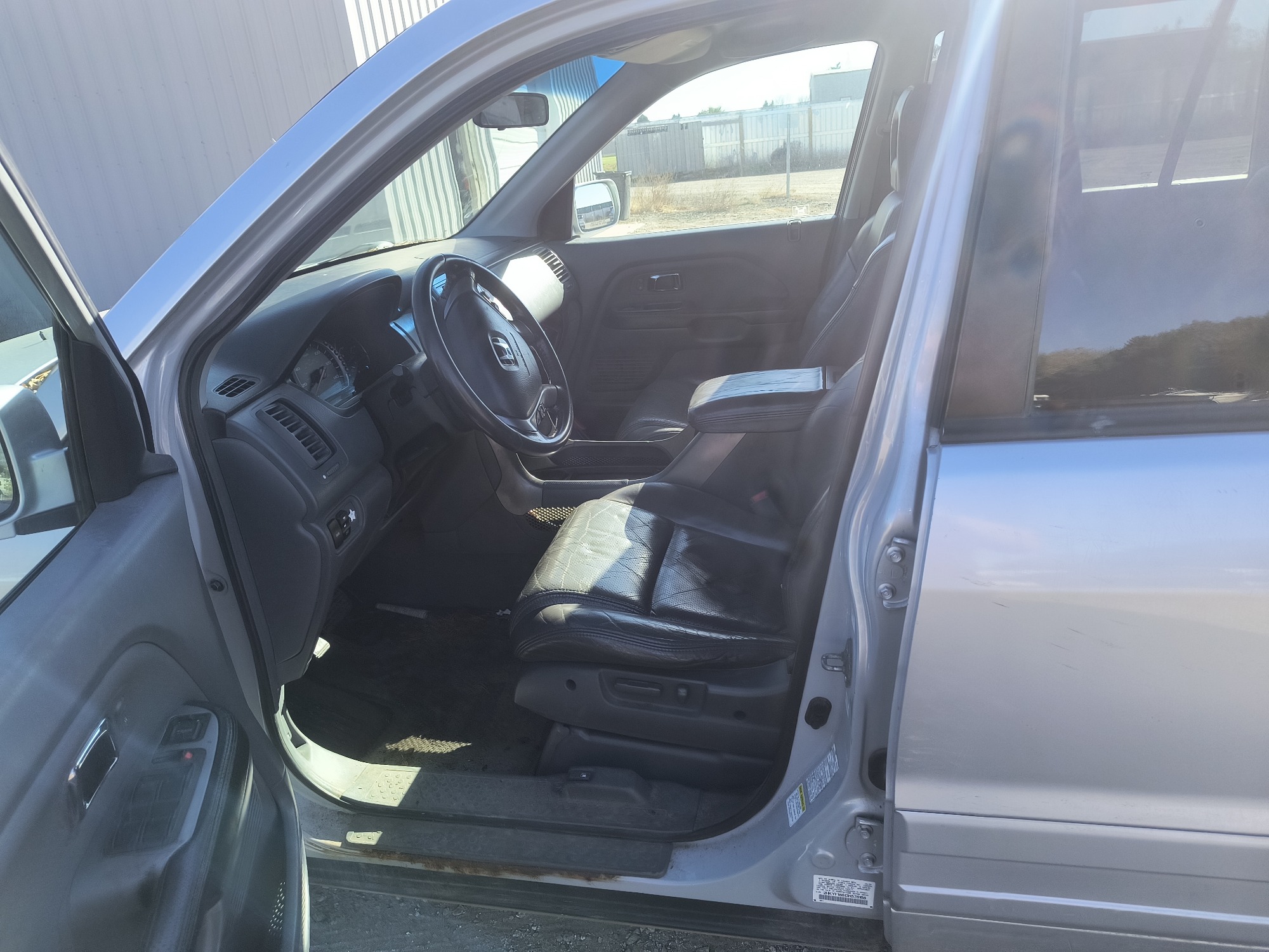 2003 honda pilot ex-w--leather with 296887 miles for sale near Elk River, Minnesota 106717_22_driver_seat.jpg