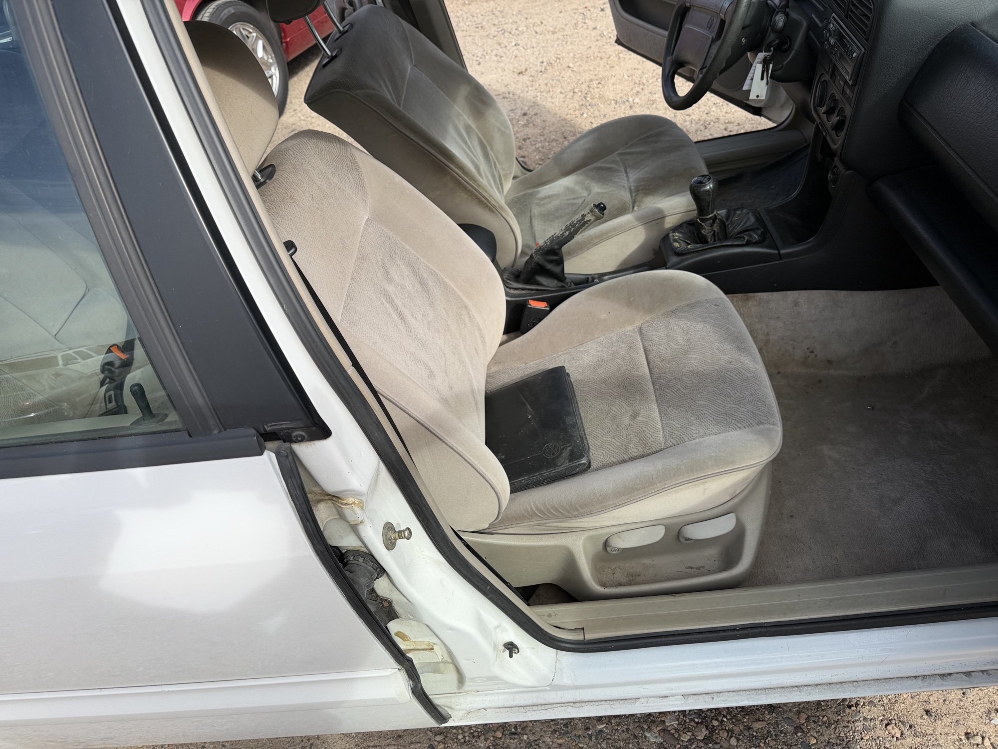 1996 volkswagen passat tdi with 310543 miles for sale near Elk River, Minnesota 106718_31_passenger_seat.jpg