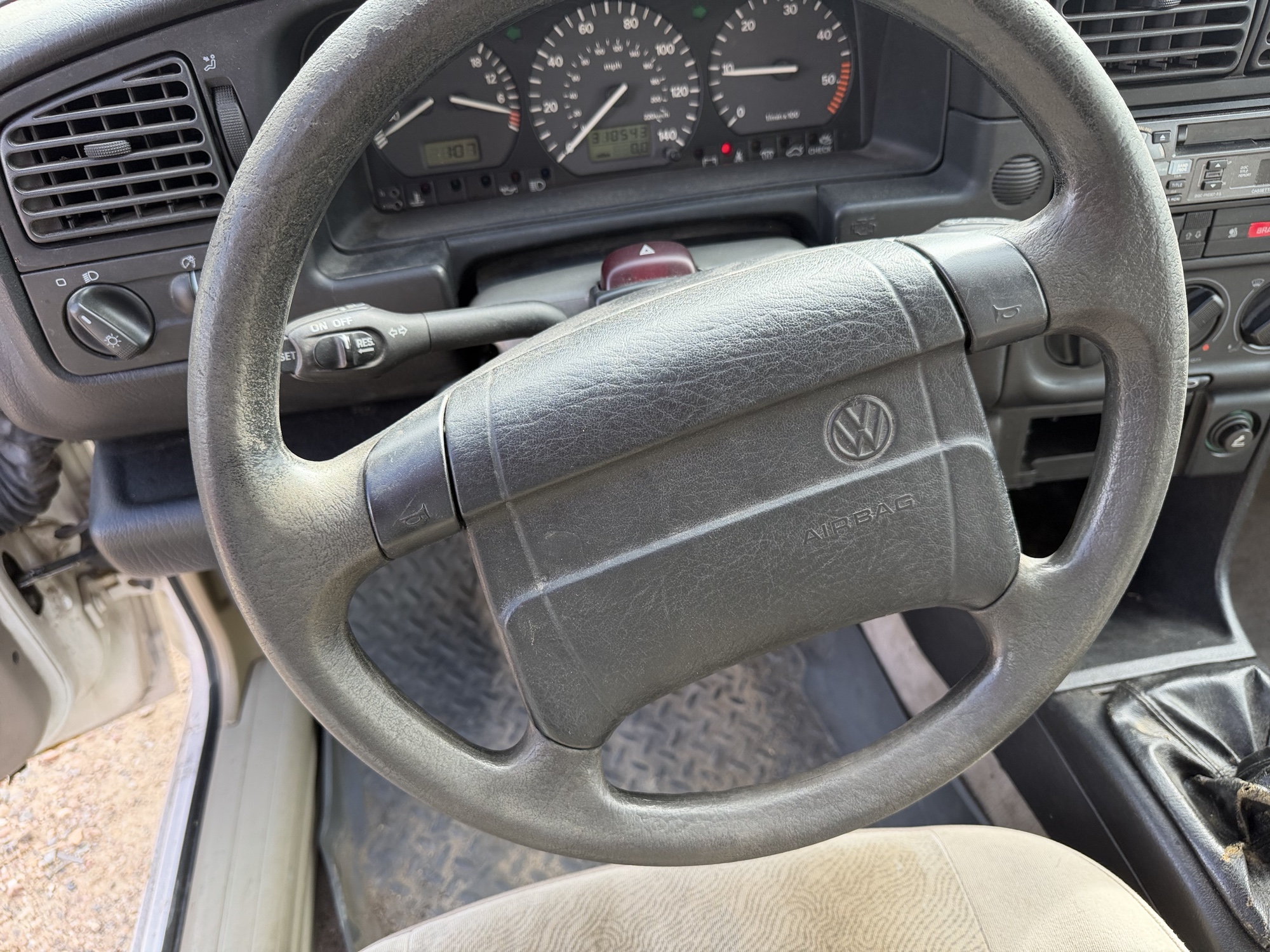 1996 volkswagen passat tdi with 310543 miles for sale near Elk River, Minnesota 106718_36_steering_wheel.jpg
