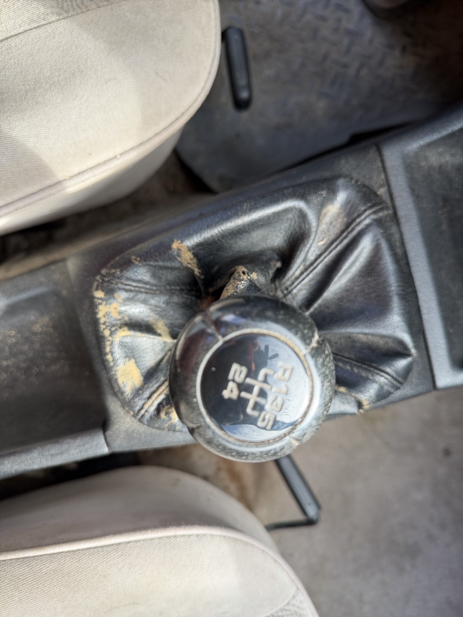1996 volkswagen passat tdi with 310543 miles for sale near Elk River, Minnesota 106718_41_shifter.jpg