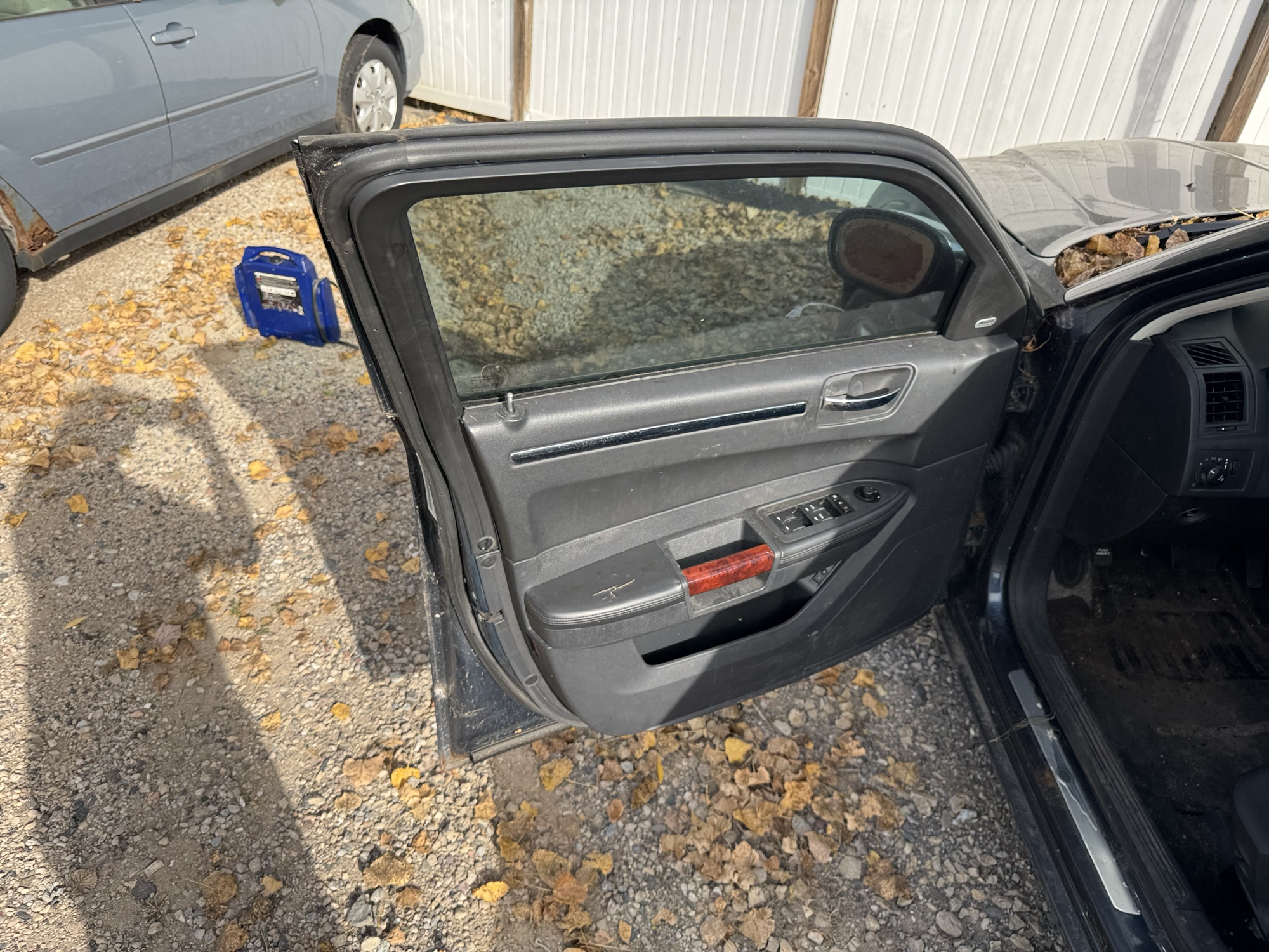 2008 chrysler 300 c for sale near Elk River, Minnesota 106719_23_driver_door_panel.jpg