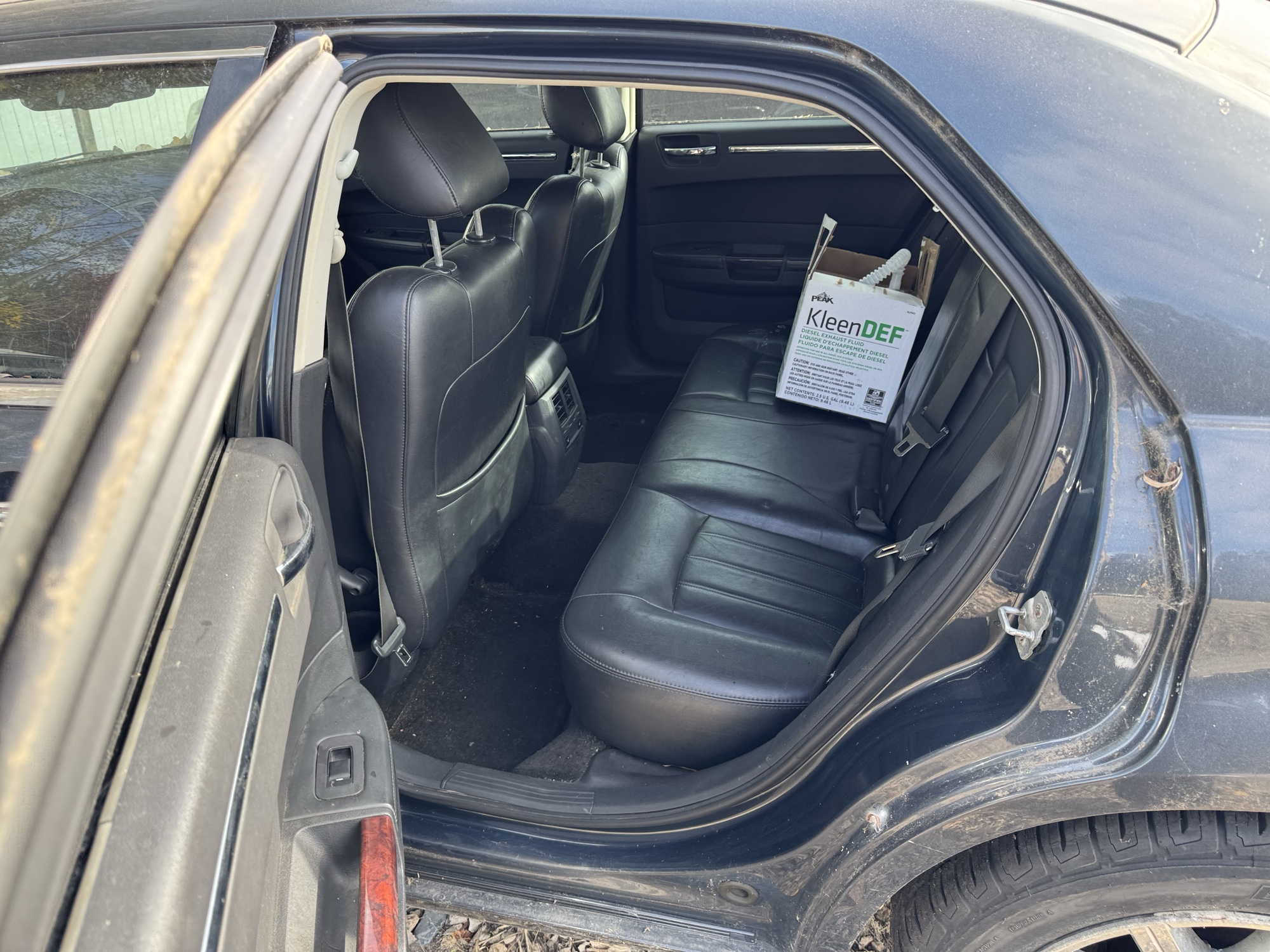 2008 chrysler 300 c for sale near Elk River, Minnesota 106719_24_drv_rear_seat.jpg
