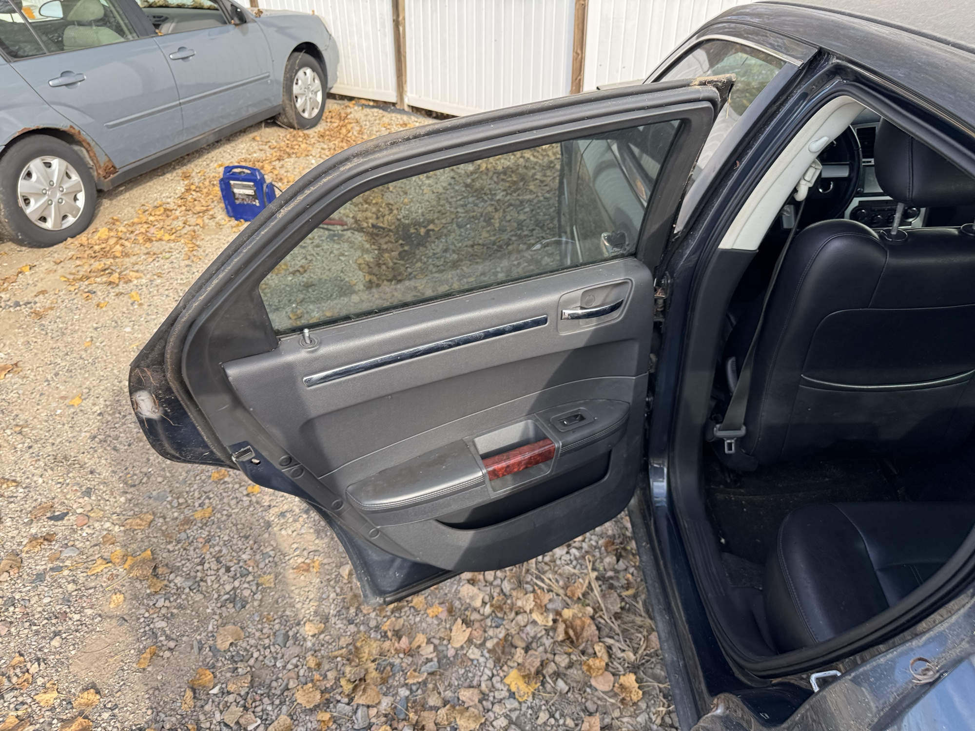 2008 chrysler 300 c for sale near Elk River, Minnesota 106719_25_drv_rear_door_panel.jpg