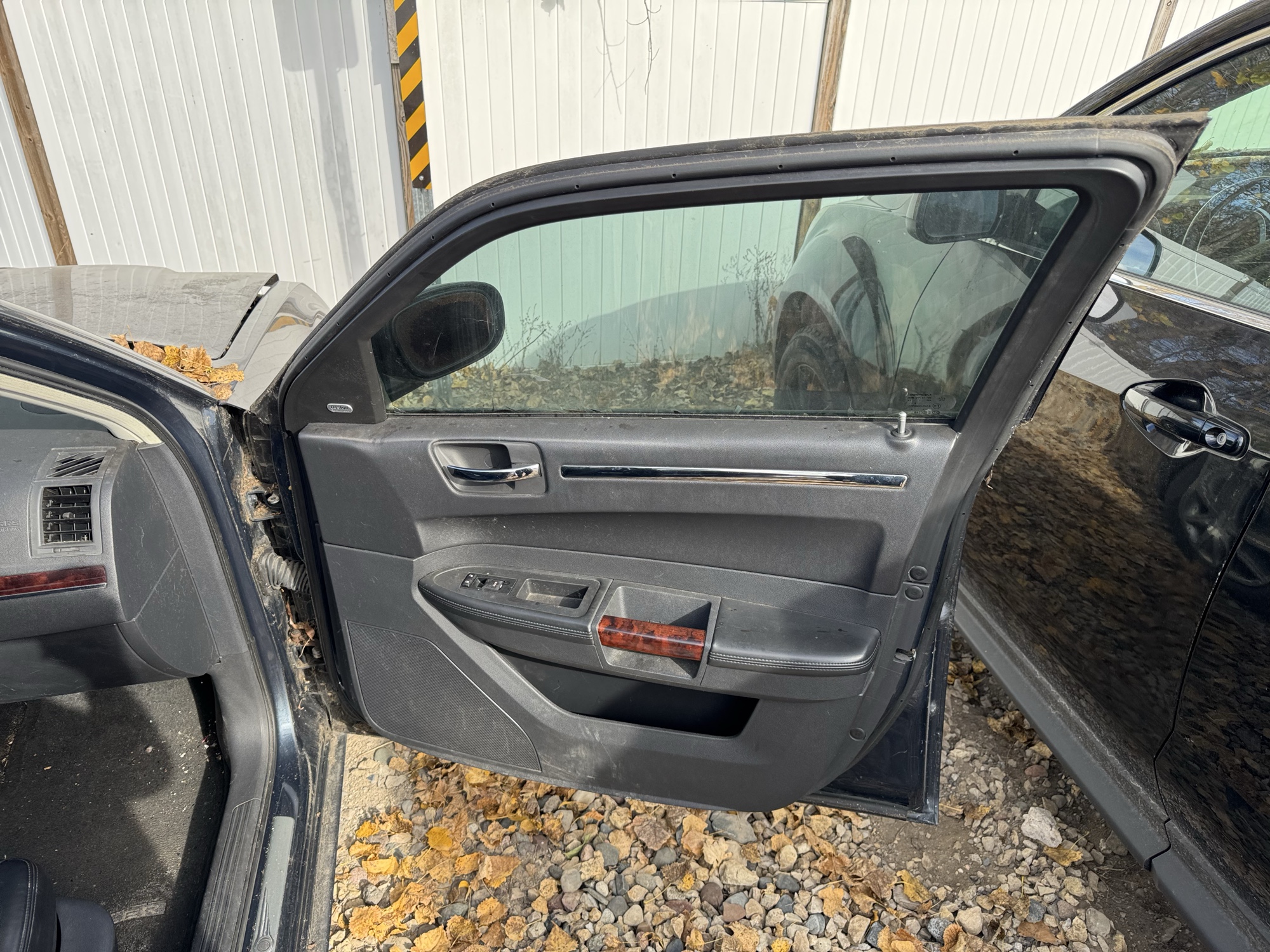 2008 chrysler 300 c for sale near Elk River, Minnesota 106719_32_passenger_door_panel.jpg