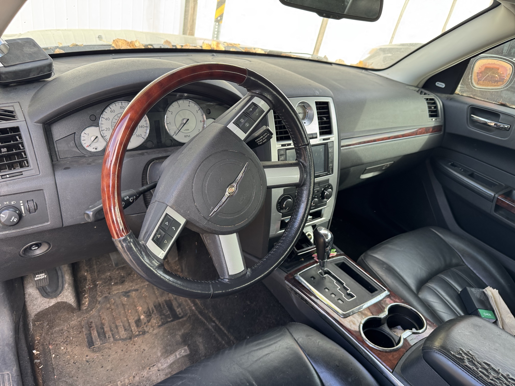 2008 chrysler 300 c for sale near Elk River, Minnesota 106719_33_dash_from_driver.jpg