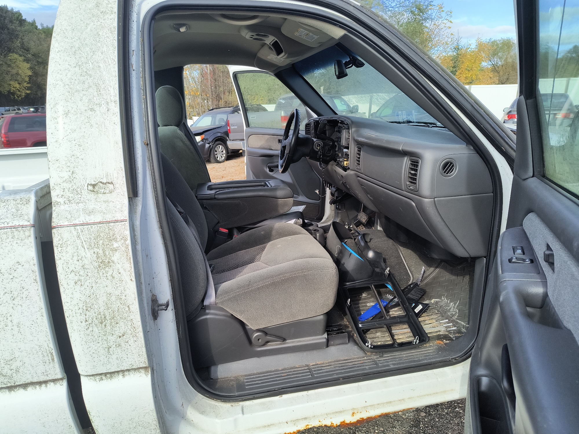 2003 chevrolet silverado-2500hd 4wd with 76253 miles for sale near Elk River, Minnesota 106720_31_passenger_seat.jpg