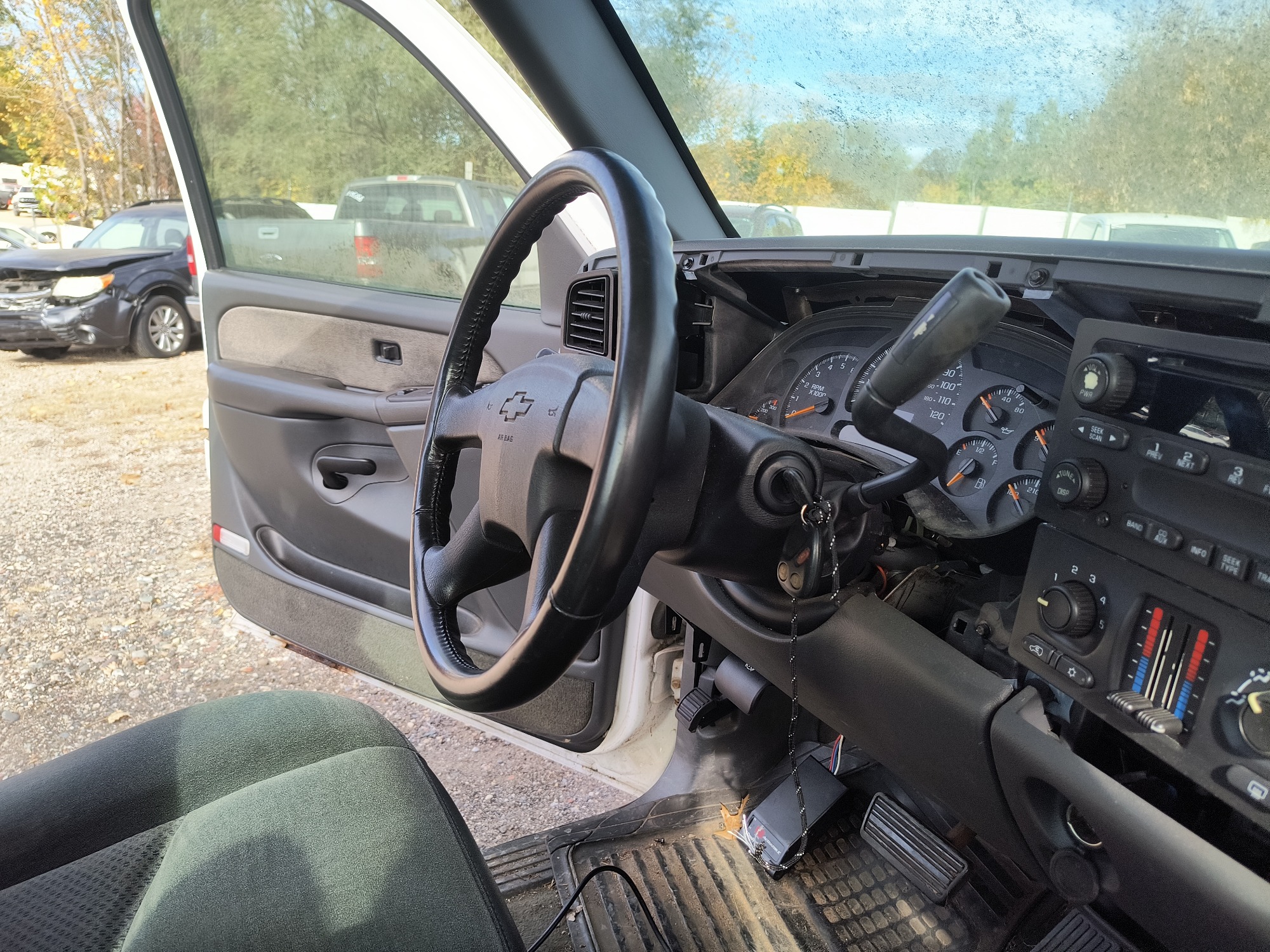 2003 chevrolet silverado-2500hd 4wd with 76253 miles for sale near Elk River, Minnesota 106720_36_steering_wheel.jpg