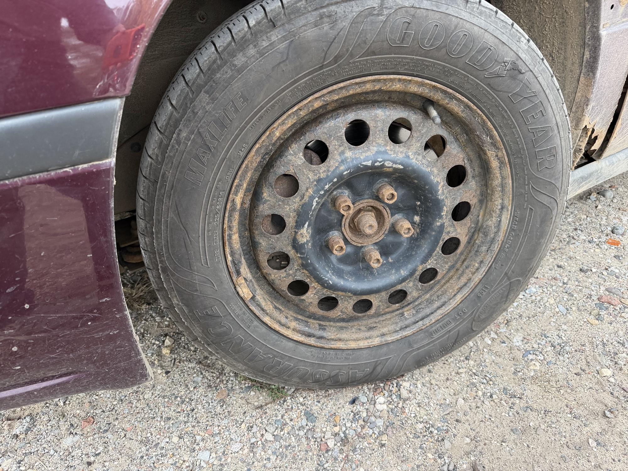 2003 chevrolet impala base with 320815 miles for sale near Elk River, Minnesota 106721_12_drv_front_wheel.jpg