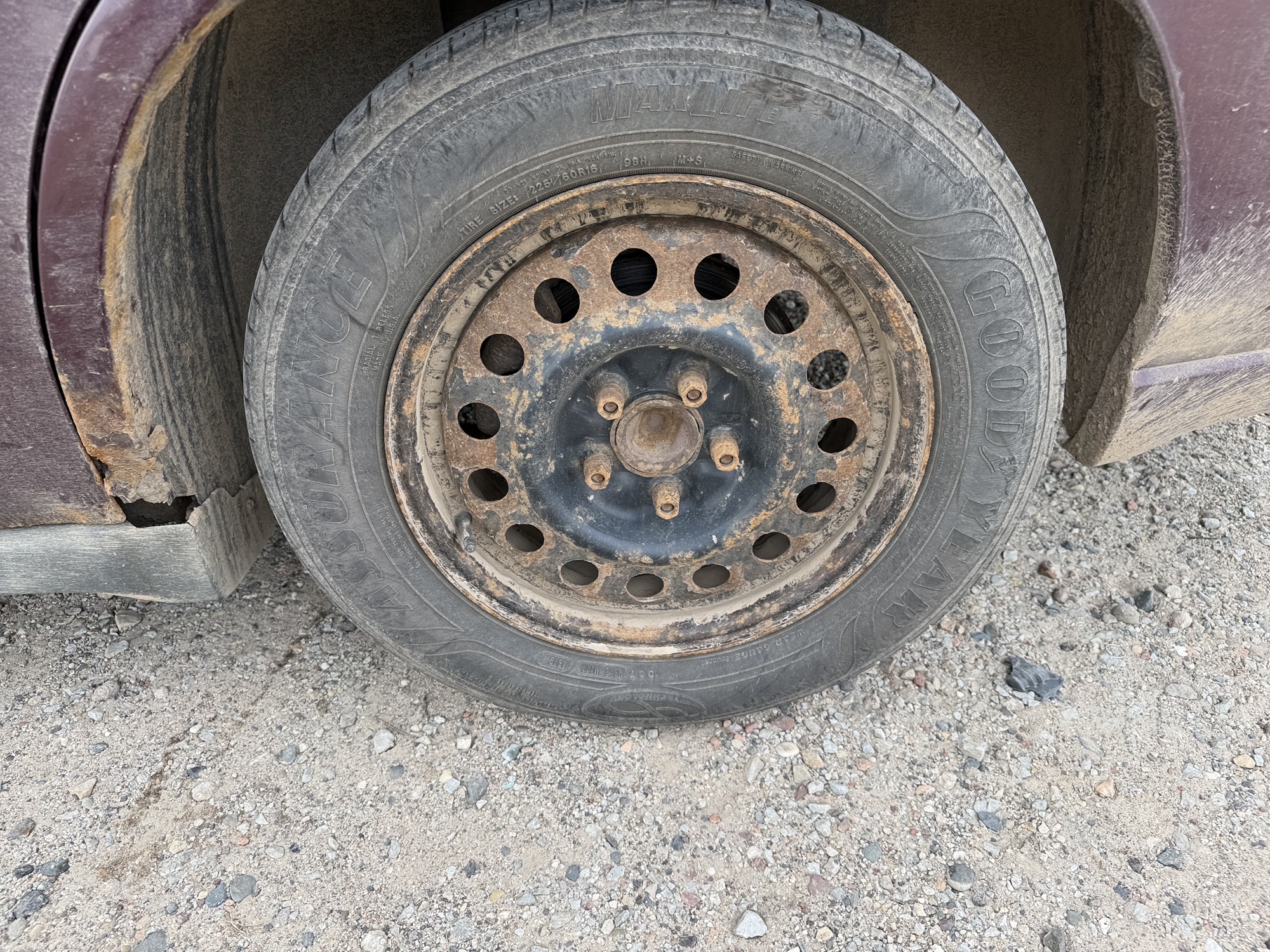 2003 chevrolet impala base with 320815 miles for sale near Elk River, Minnesota 106721_13_rear_drv_wheel.jpg