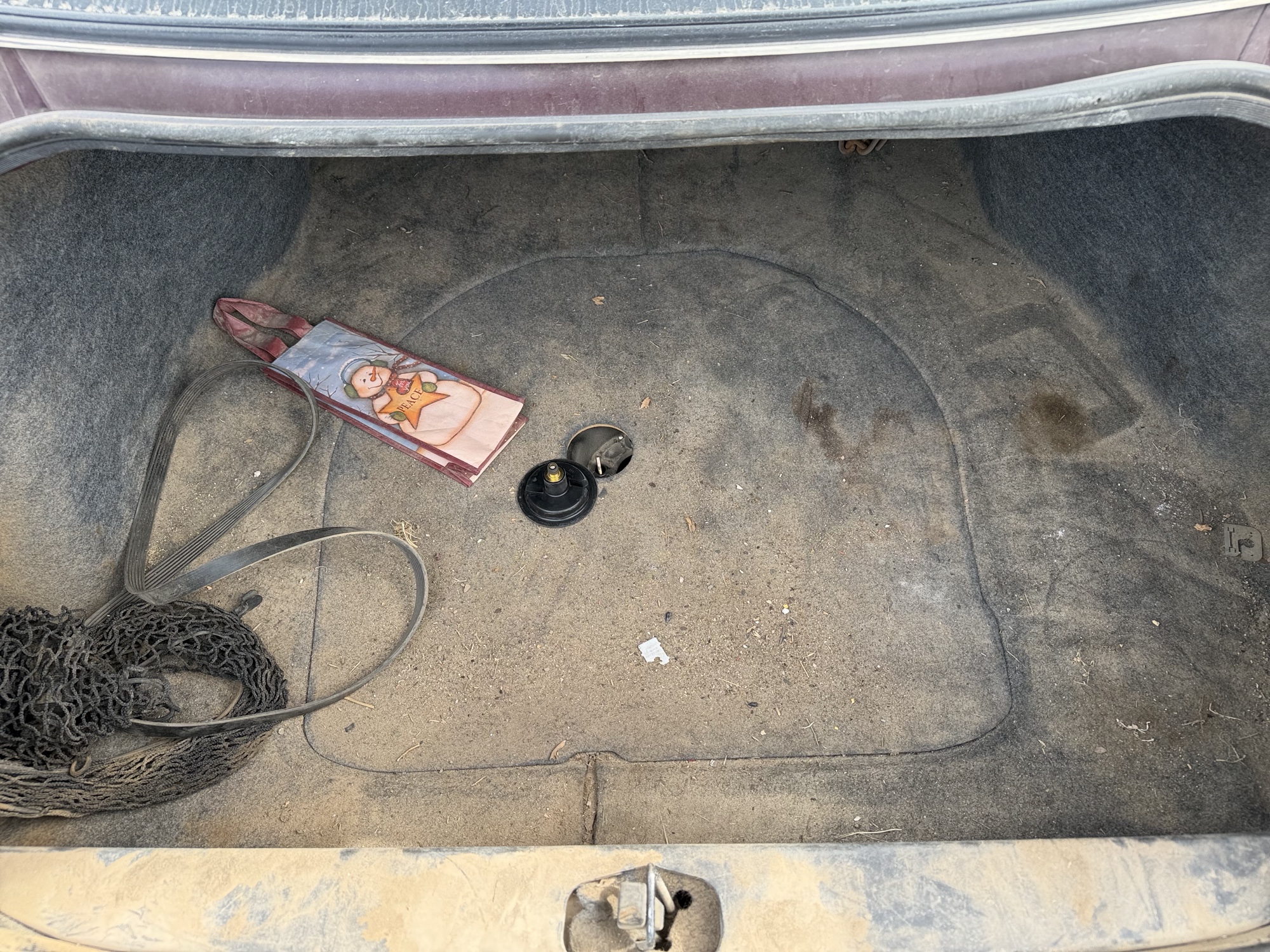 2003 chevrolet impala base with 320815 miles for sale near Elk River, Minnesota 106721_26_trunk.jpg