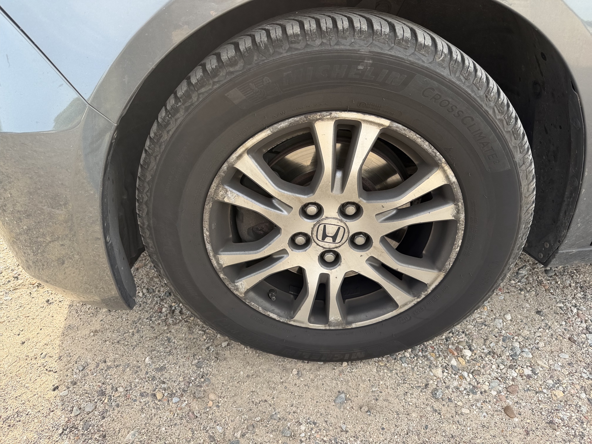 2013 honda odyssey ex with 213288 miles for sale near Elk River, Minnesota 106722_12_drv_front_wheel.jpg
