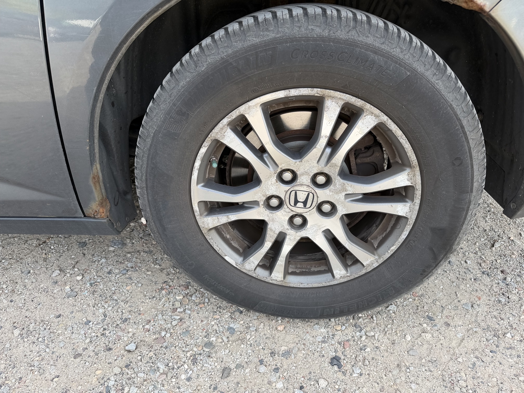 2013 honda odyssey ex with 213288 miles for sale near Elk River, Minnesota 106722_13_rear_drv_wheel.jpg