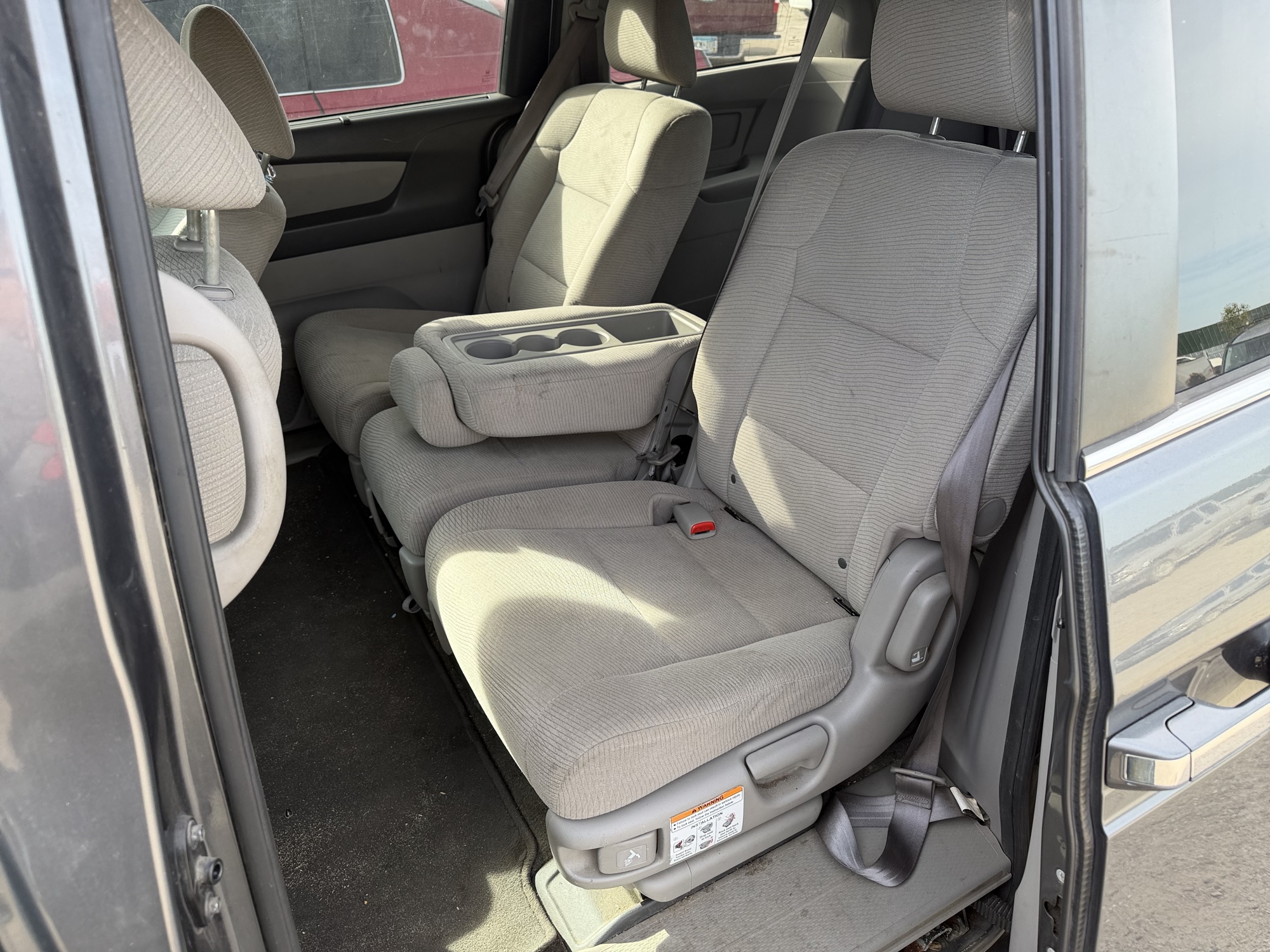 2013 honda odyssey ex with 213288 miles for sale near Elk River, Minnesota 106722_24_drv_rear_seat.jpg