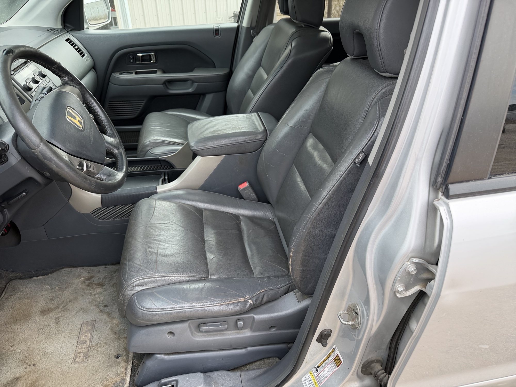 2008 honda pilot ex-l-4wd-at with 303368 miles for sale near Elk River, Minnesota 106723_22_driver_seat.jpg