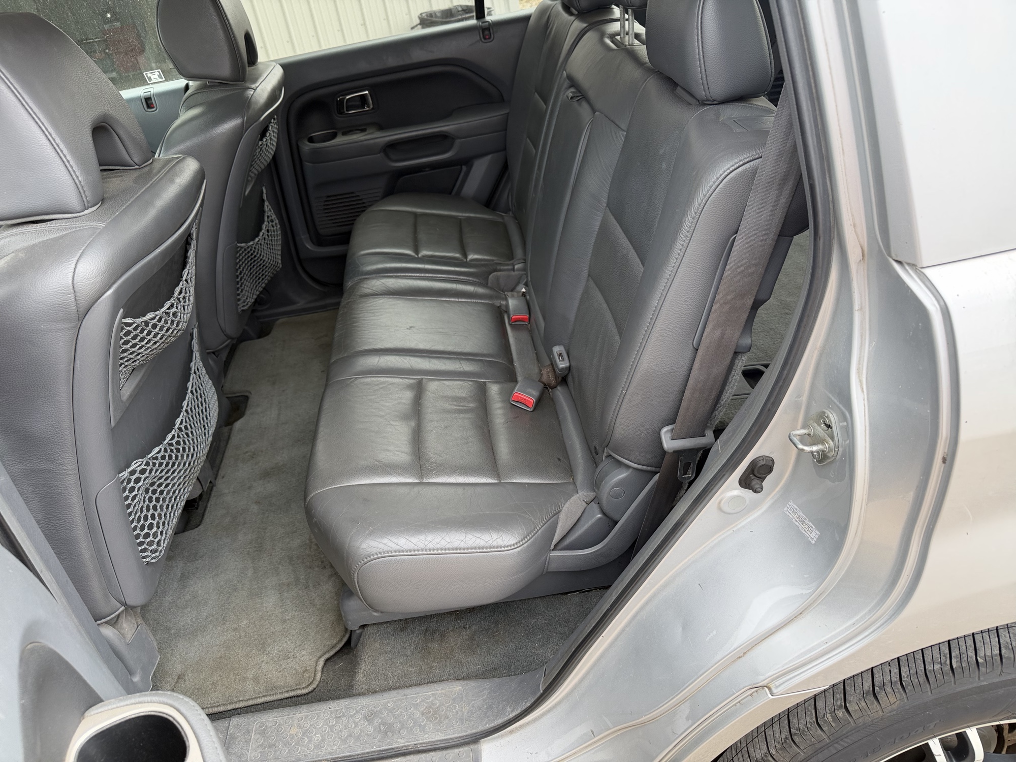 2008 honda pilot ex-l-4wd-at with 303368 miles for sale near Elk River, Minnesota 106723_24_drv_rear_seat.jpg