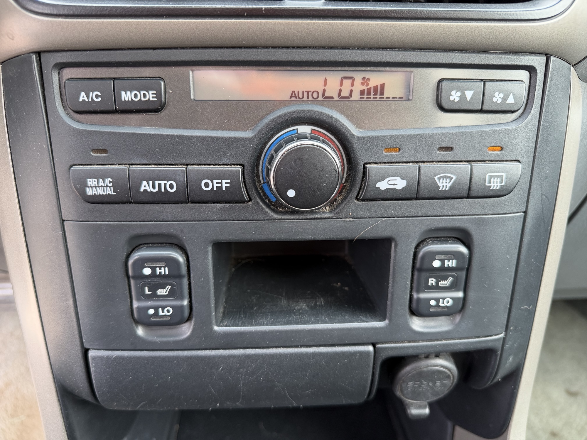 2008 honda pilot ex-l-4wd-at with 303368 miles for sale near Elk River, Minnesota 106723_40_climate_control.jpg
