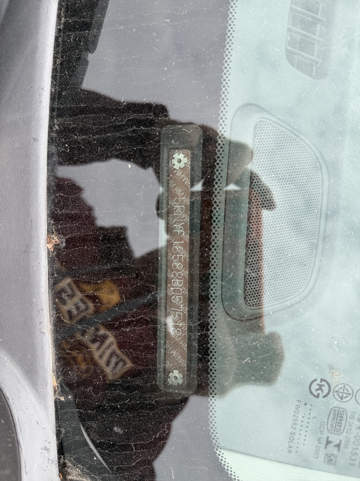 2008 honda pilot ex-l-4wd-at with 303368 miles for sale near Elk River, Minnesota 106723_48_windshield_vin_plate.jpg