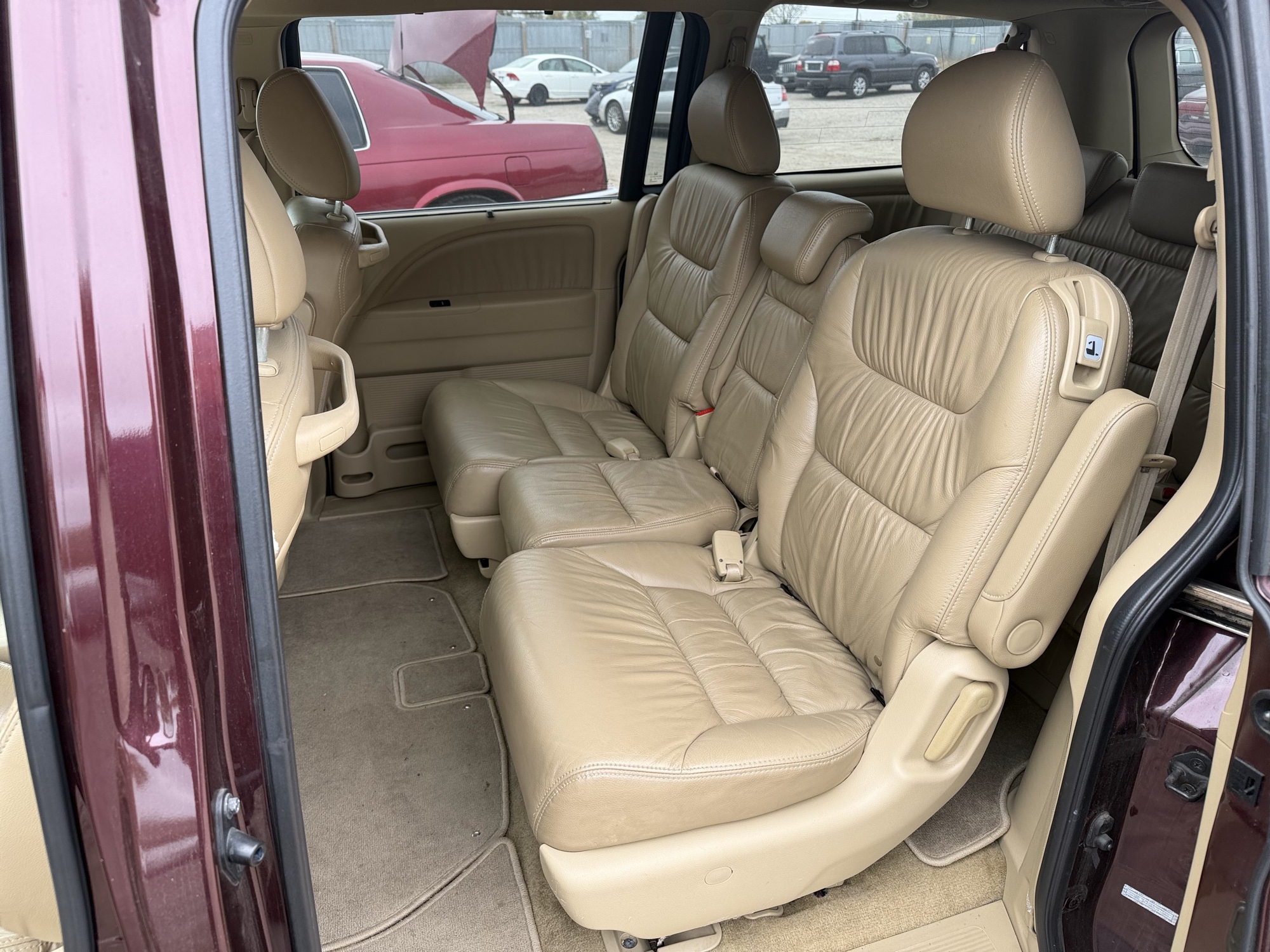 2010 honda odyssey ex-l with 204246 miles for sale near Elk River, Minnesota 106724_24_drv_rear_seat.jpg