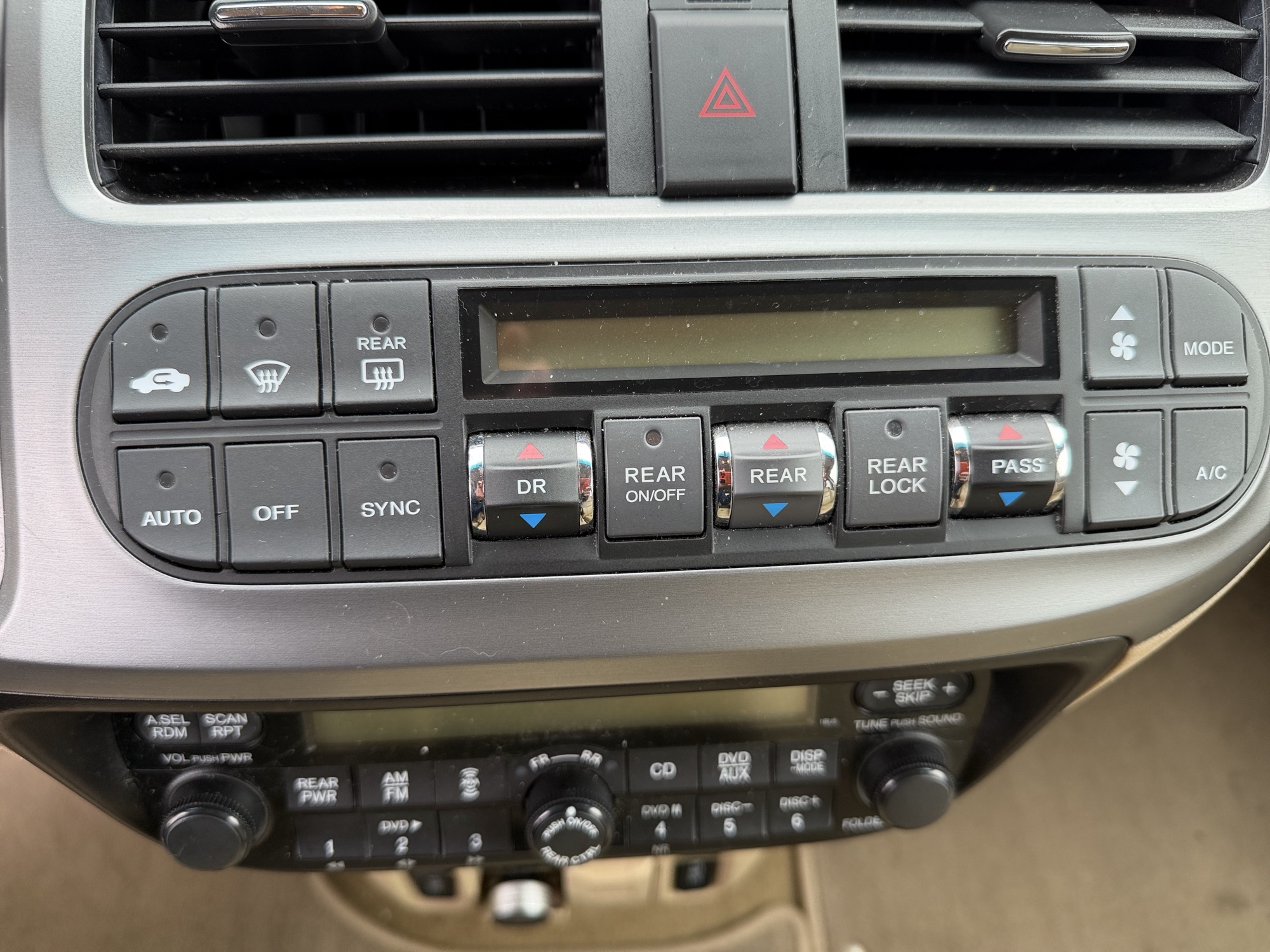 2010 honda odyssey ex-l with 204246 miles for sale near Elk River, Minnesota 106724_40_climate_control.jpg