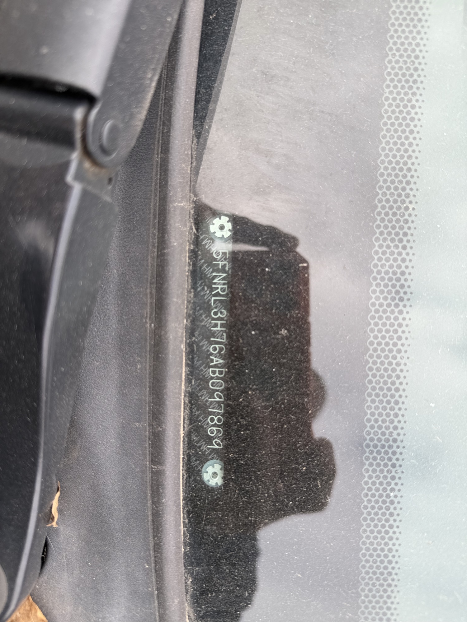 2010 honda odyssey ex-l with 204246 miles for sale near Elk River, Minnesota 106724_48_windshield_vin_plate.jpg