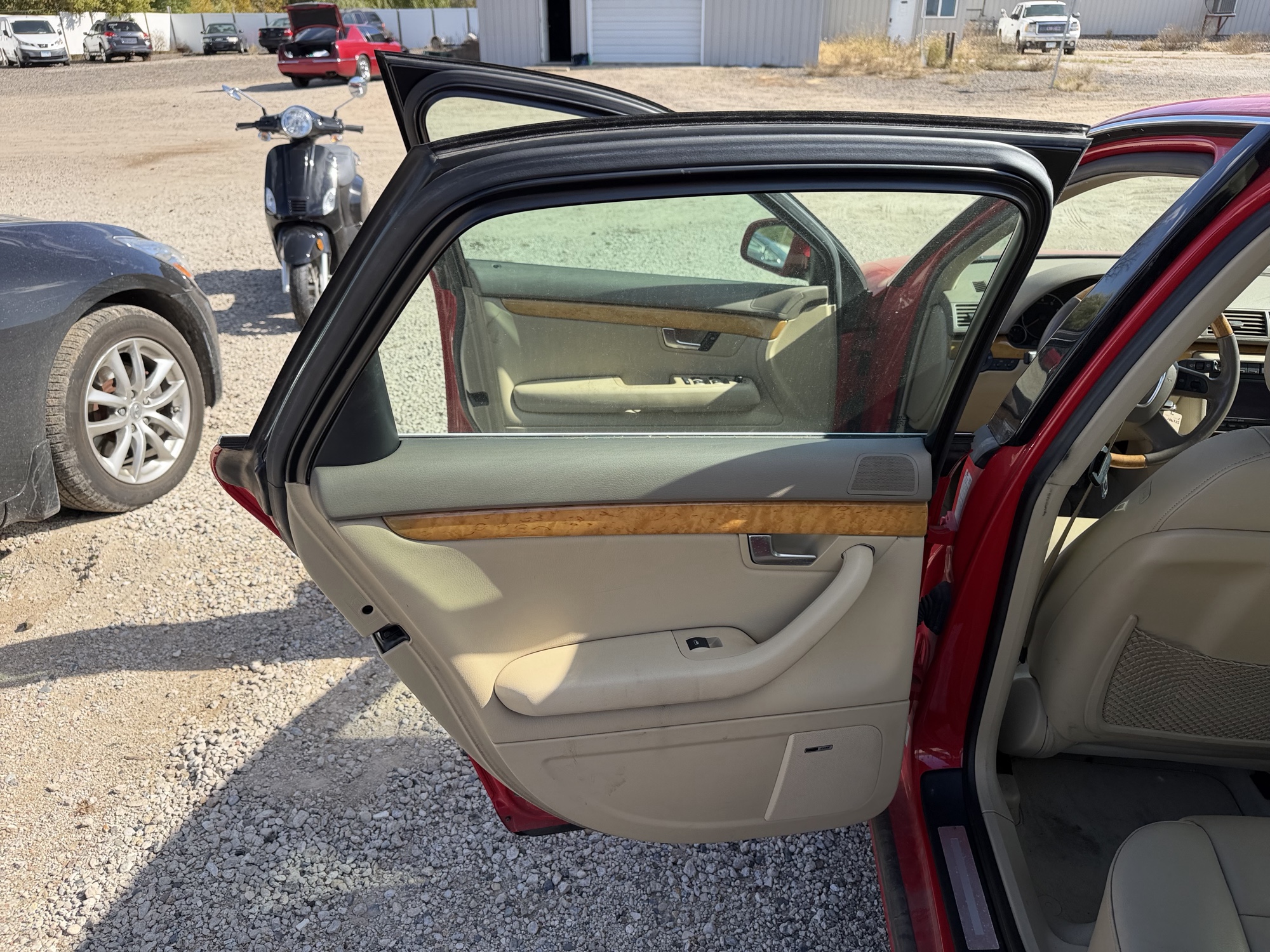 2006 audi a4 2.0t-quattro for sale near Elk River, Minnesota 106725_25_drv_rear_door_panel.jpg