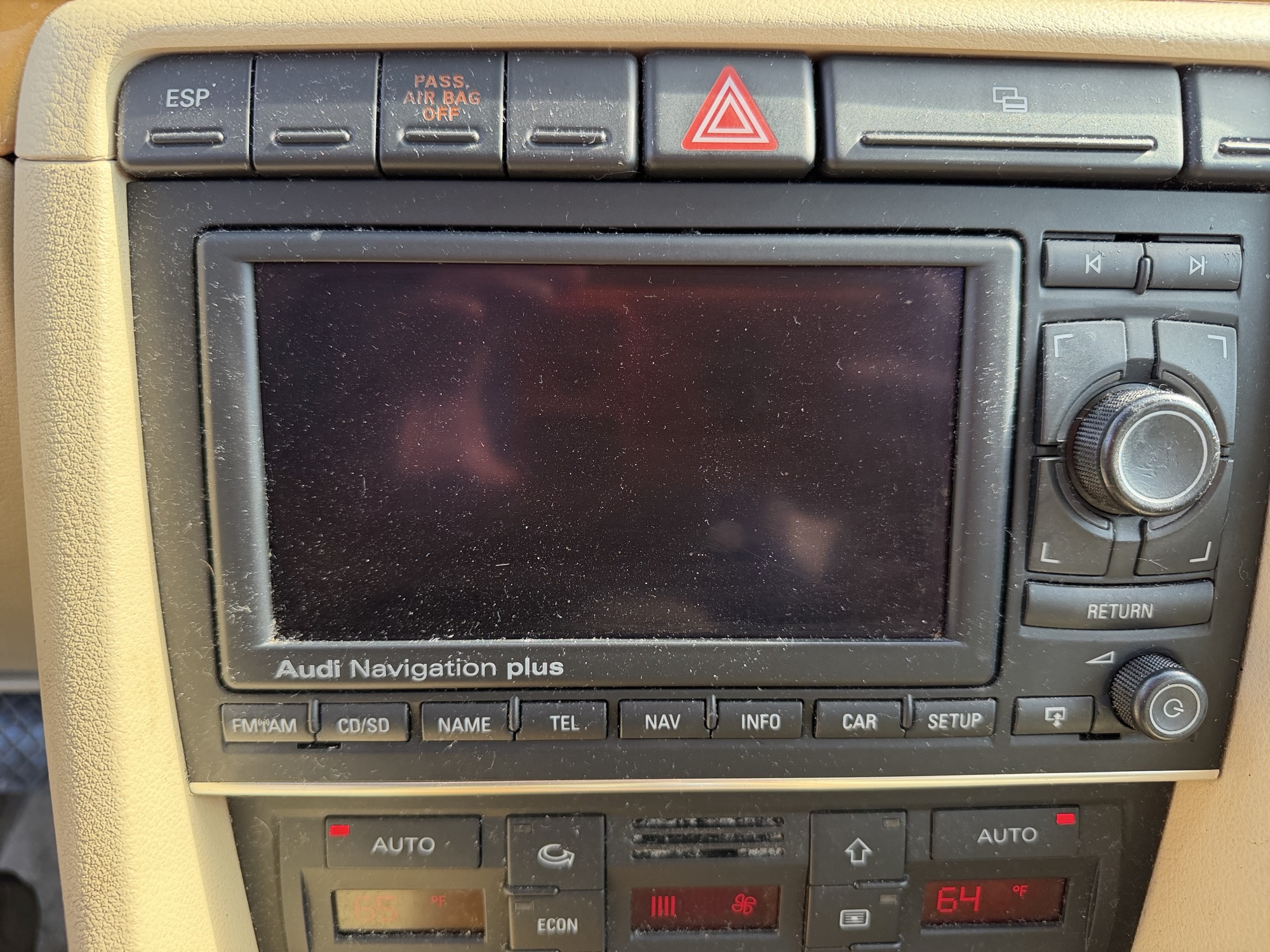 2006 audi a4 2.0t-quattro for sale near Elk River, Minnesota 106725_39_radio_closeup.jpg